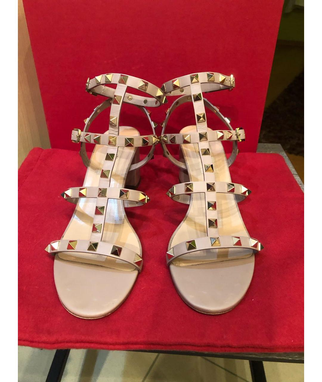 VALENTINO Бежевые кожаные босоножки, фото 2