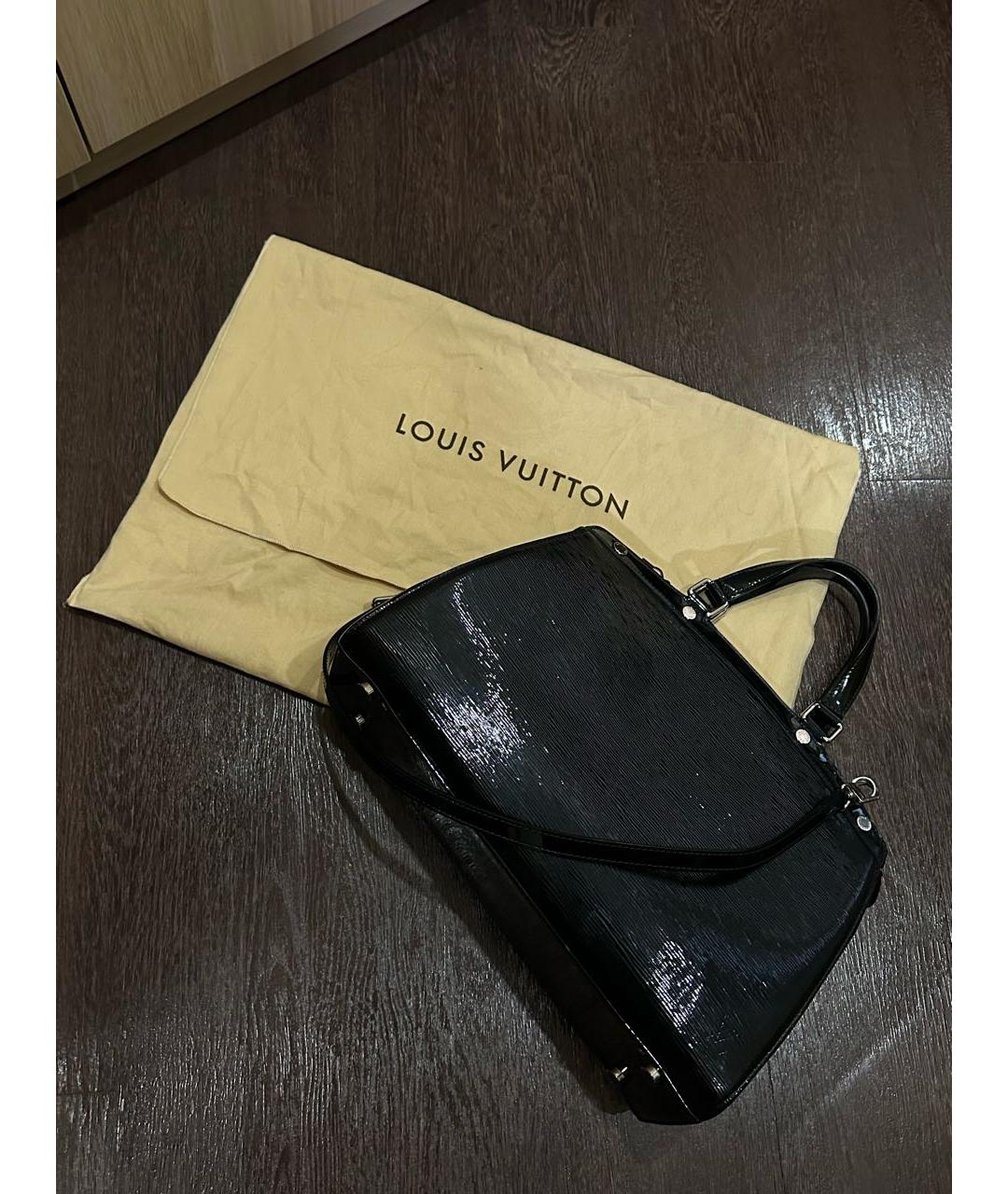 LOUIS VUITTON Черная сумка с короткими ручками из лакированной кожи, фото 8