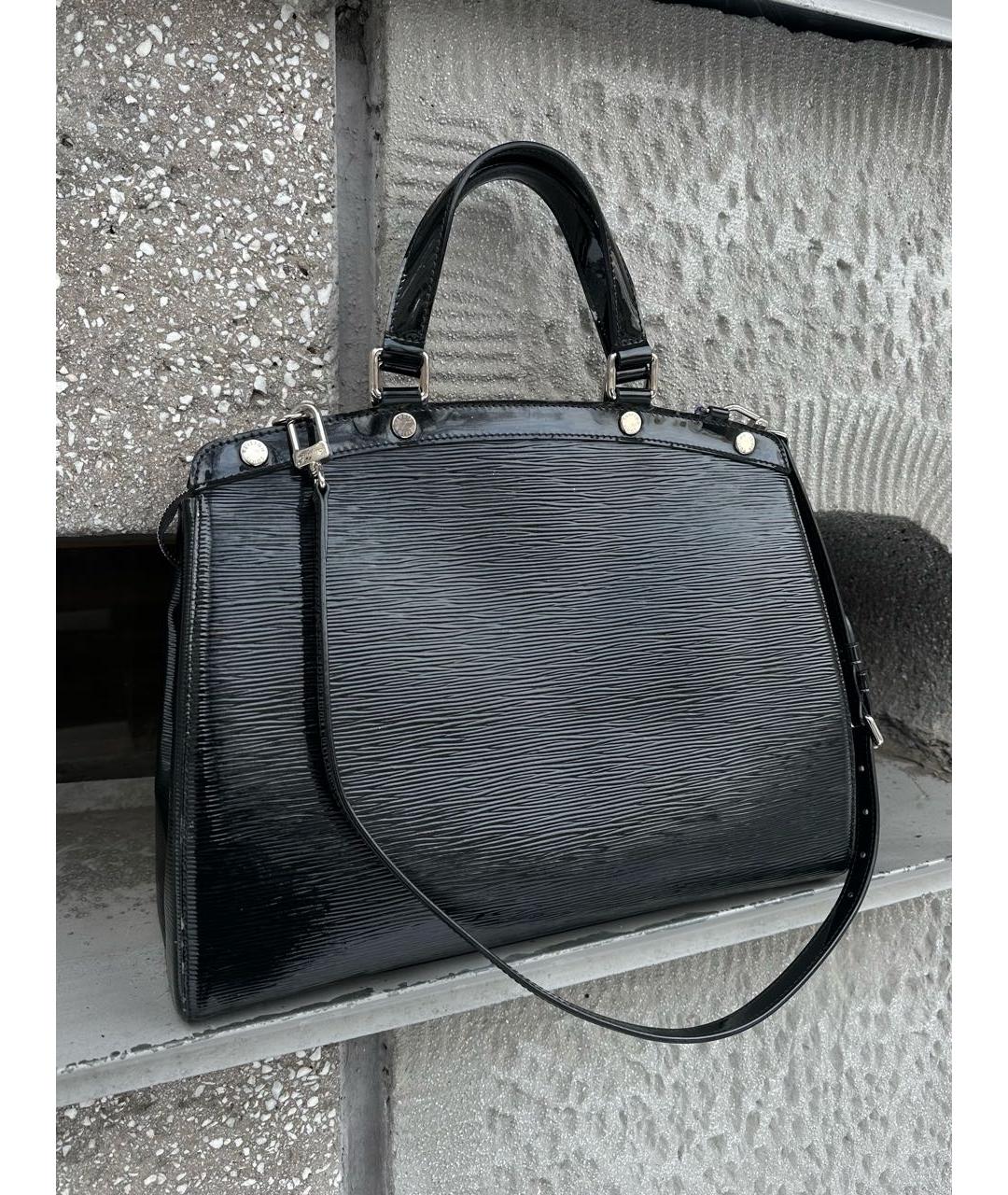 LOUIS VUITTON Черная сумка с короткими ручками из лакированной кожи, фото 2