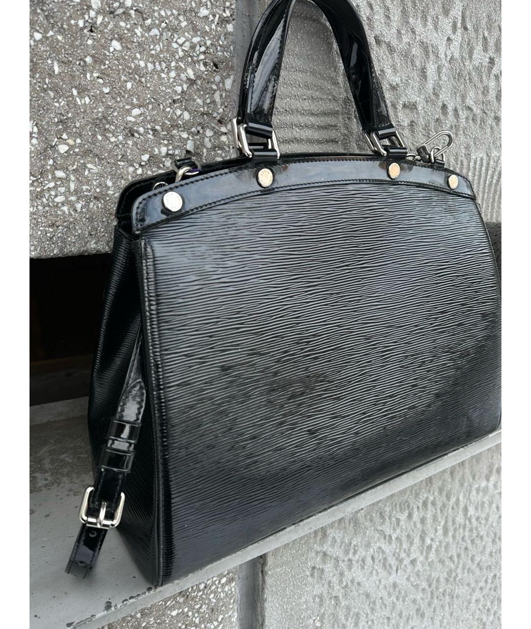 LOUIS VUITTON Черная сумка с короткими ручками из лакированной кожи, фото 5