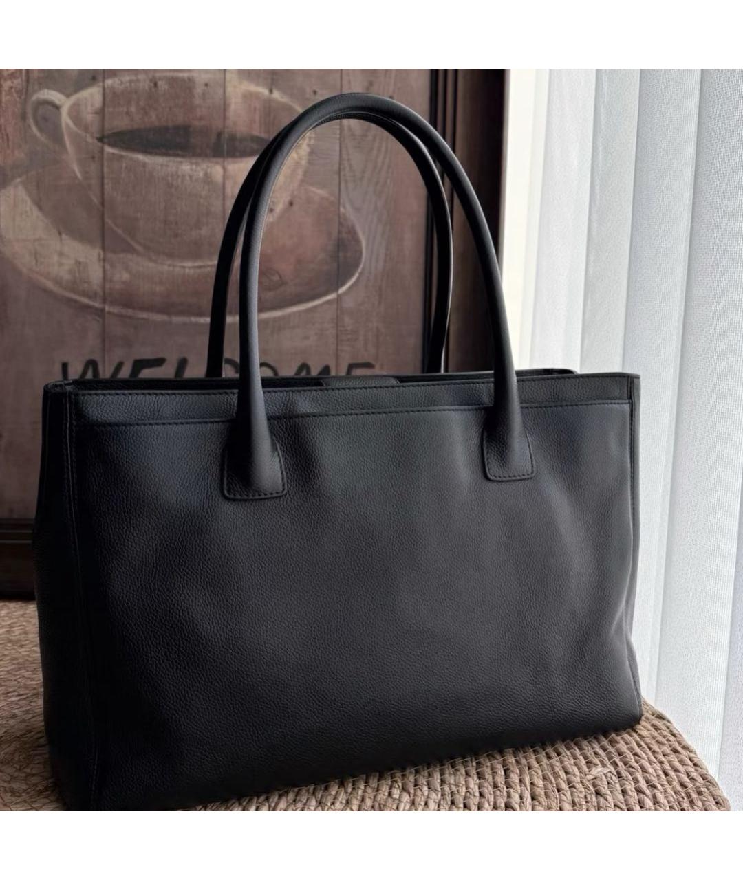 CHANEL Черная кожаная сумка тоут, фото 2