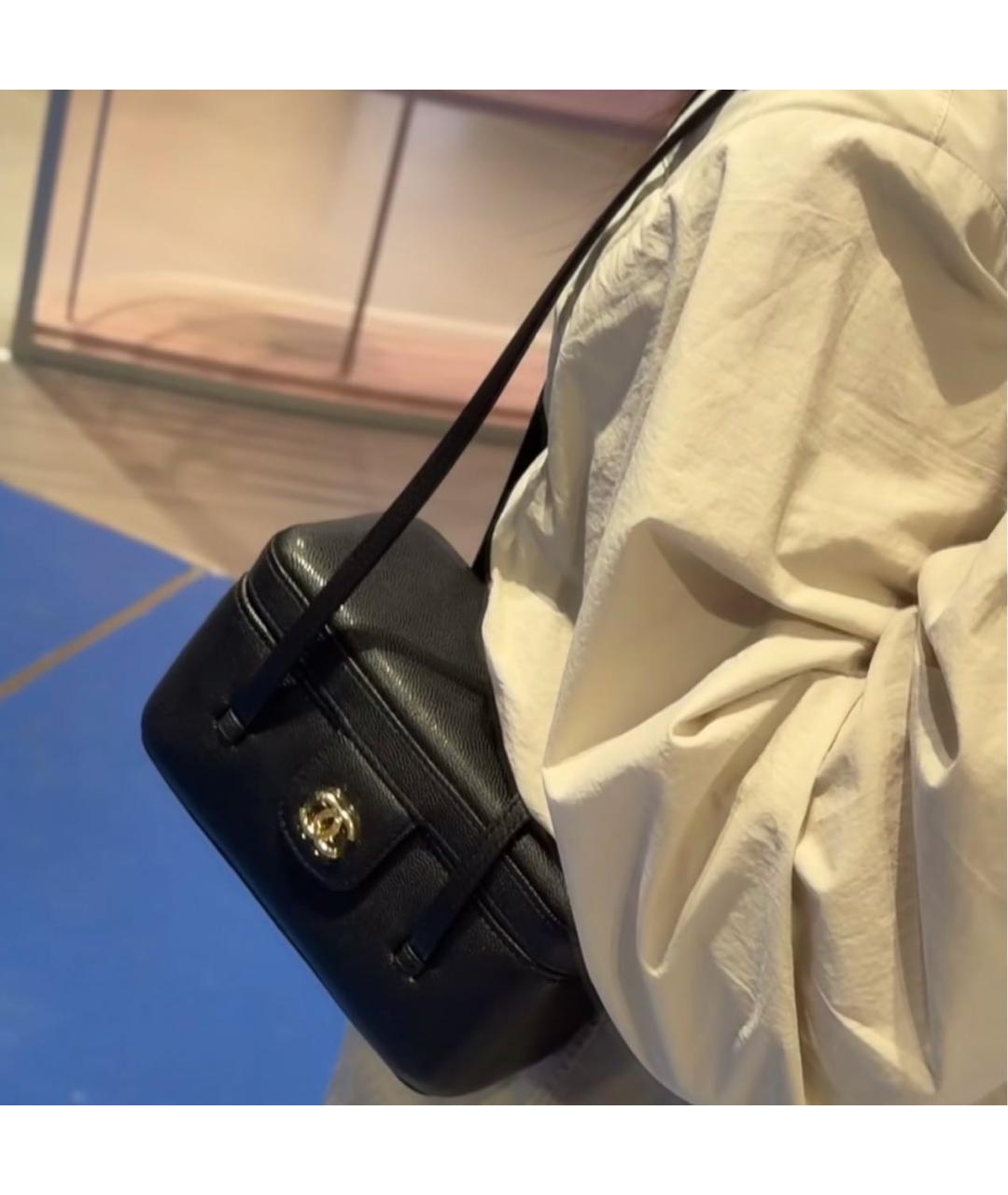 CHANEL Черная кожаная сумка через плечо, фото 8