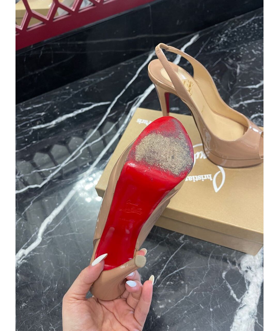 CHRISTIAN LOUBOUTIN Бежевые туфли из лакированной кожи, фото 6