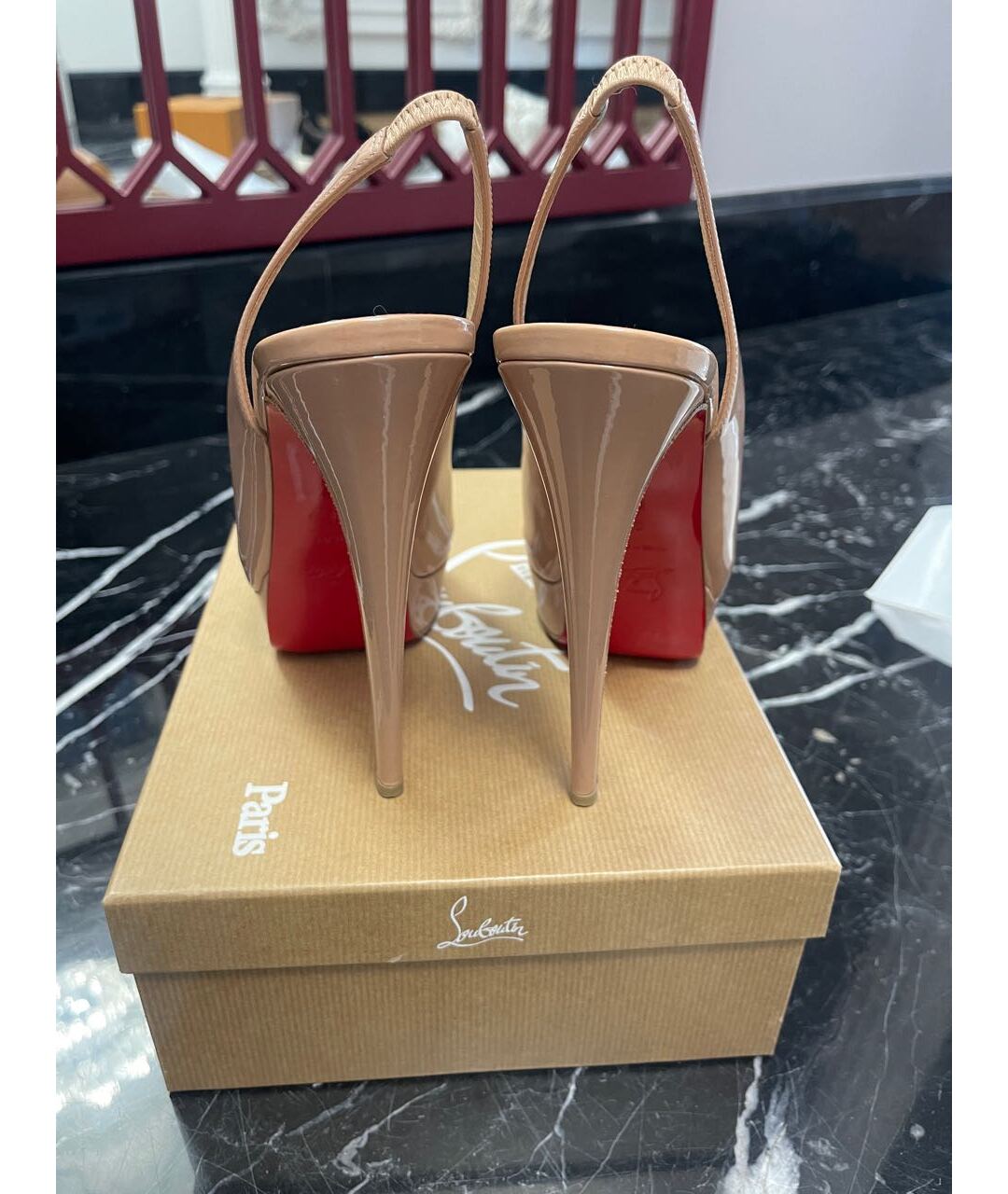 CHRISTIAN LOUBOUTIN Бежевые туфли из лакированной кожи, фото 3
