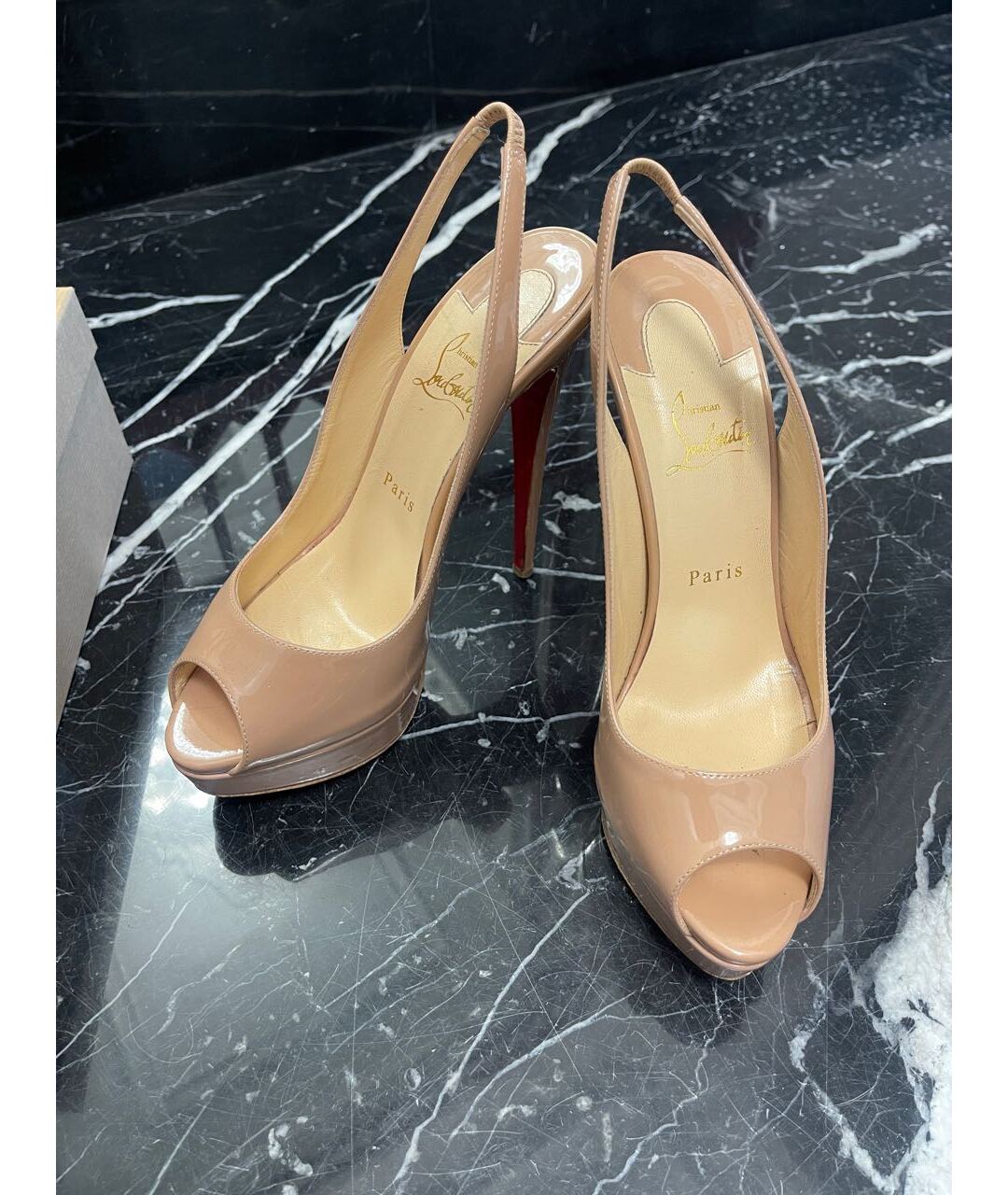 CHRISTIAN LOUBOUTIN Бежевые туфли из лакированной кожи, фото 4