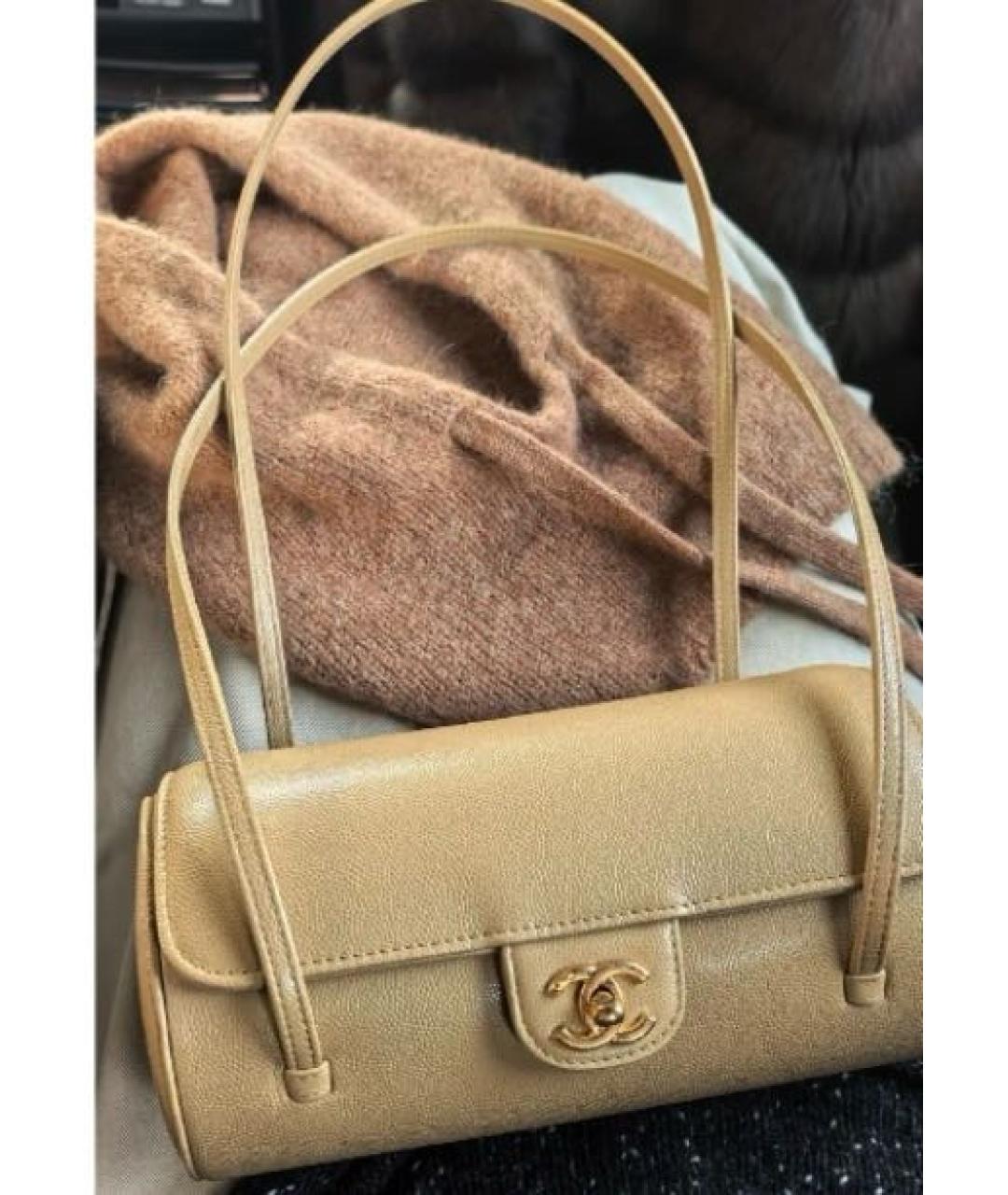 CHANEL Бежевая кожаная сумка через плечо, фото 5