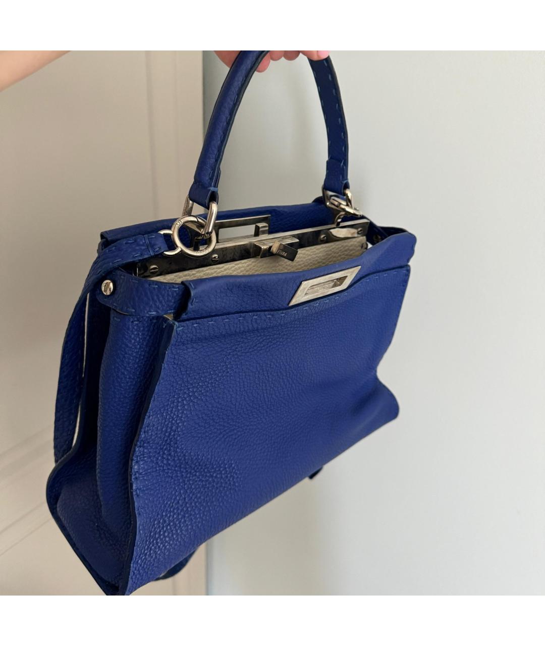 FENDI Синяя кожаная сумка с короткими ручками, фото 3