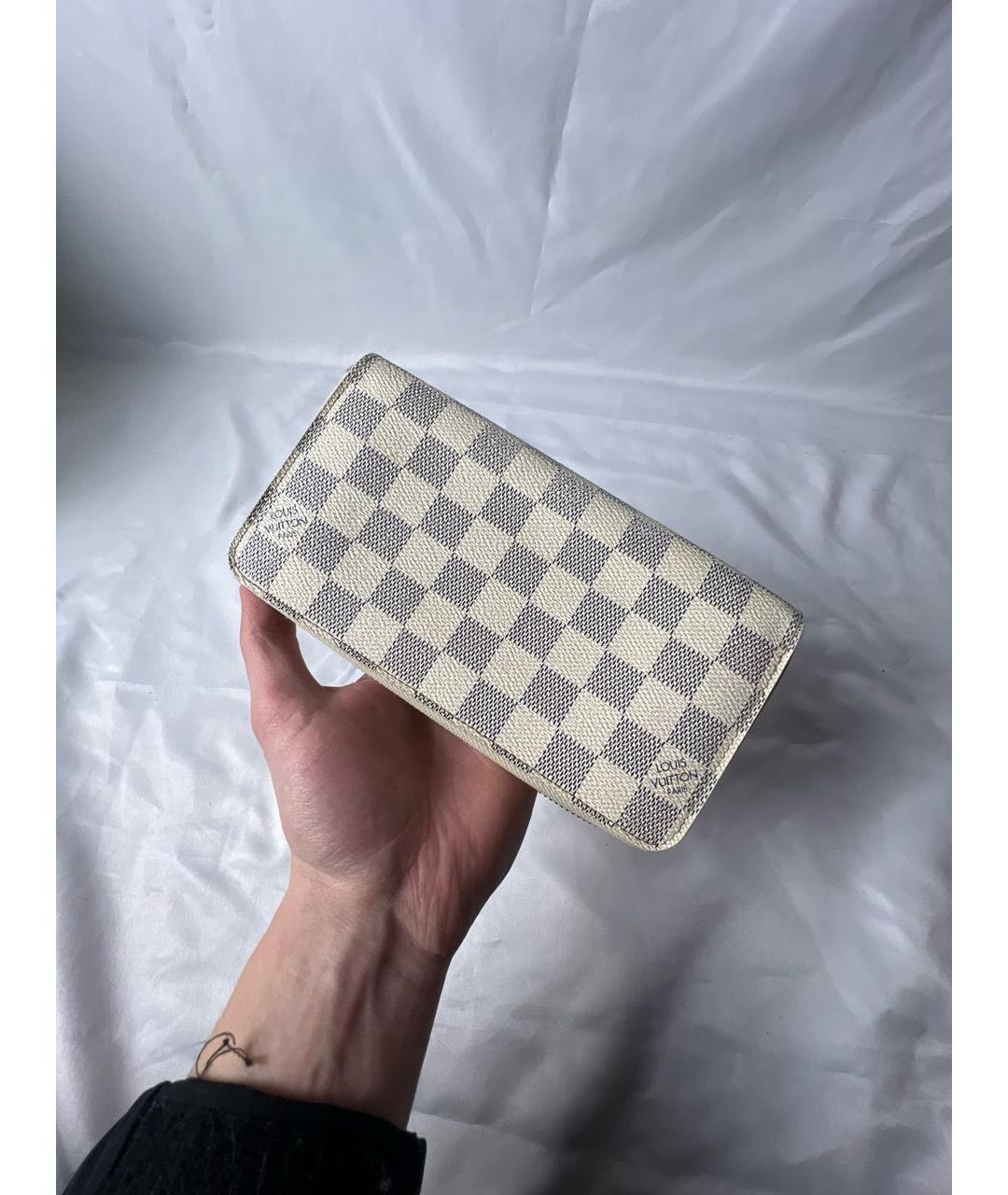 LOUIS VUITTON Белый кожаный кошелек, фото 7