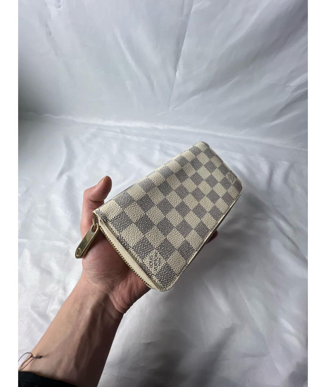 LOUIS VUITTON Белый кожаный кошелек, фото 2