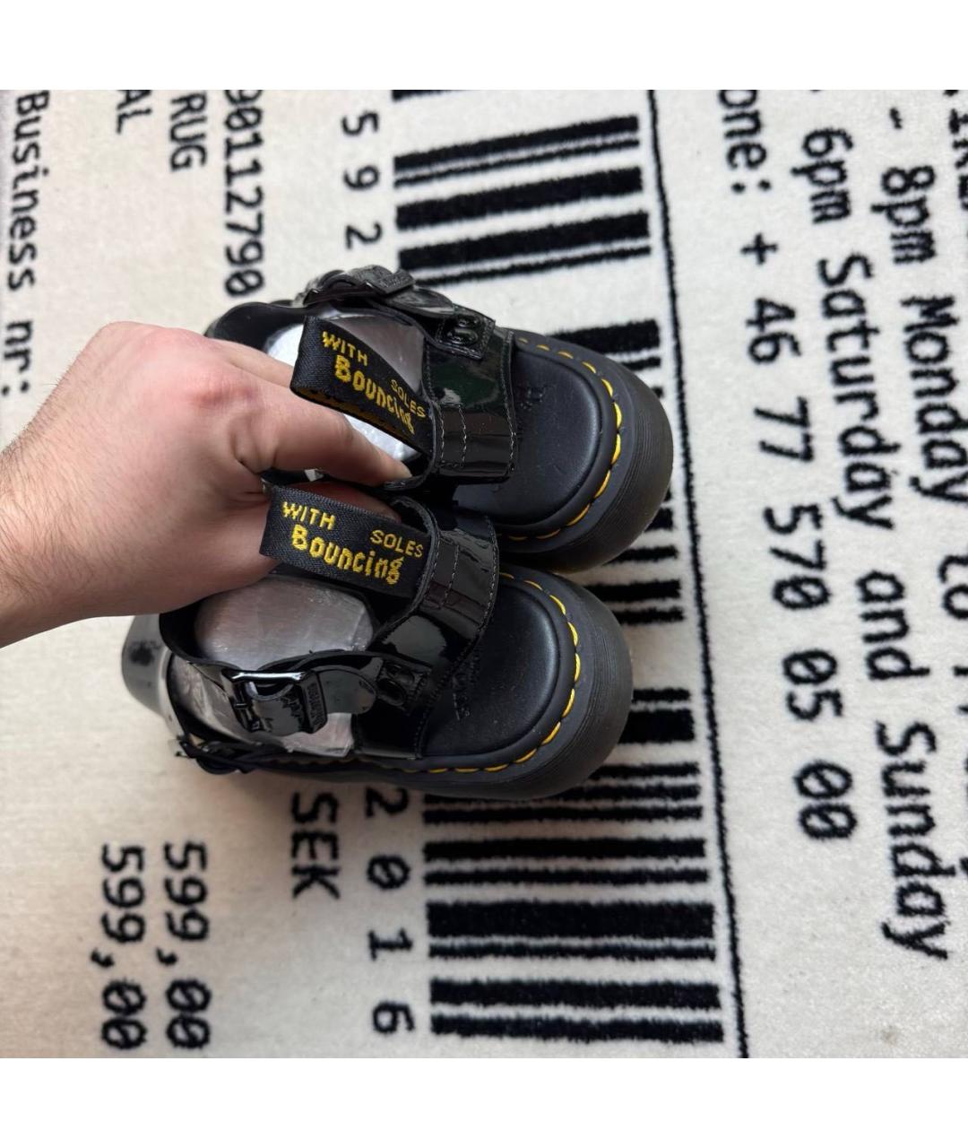 DR. MARTENS Черные сандалии из лакированной кожи, фото 4