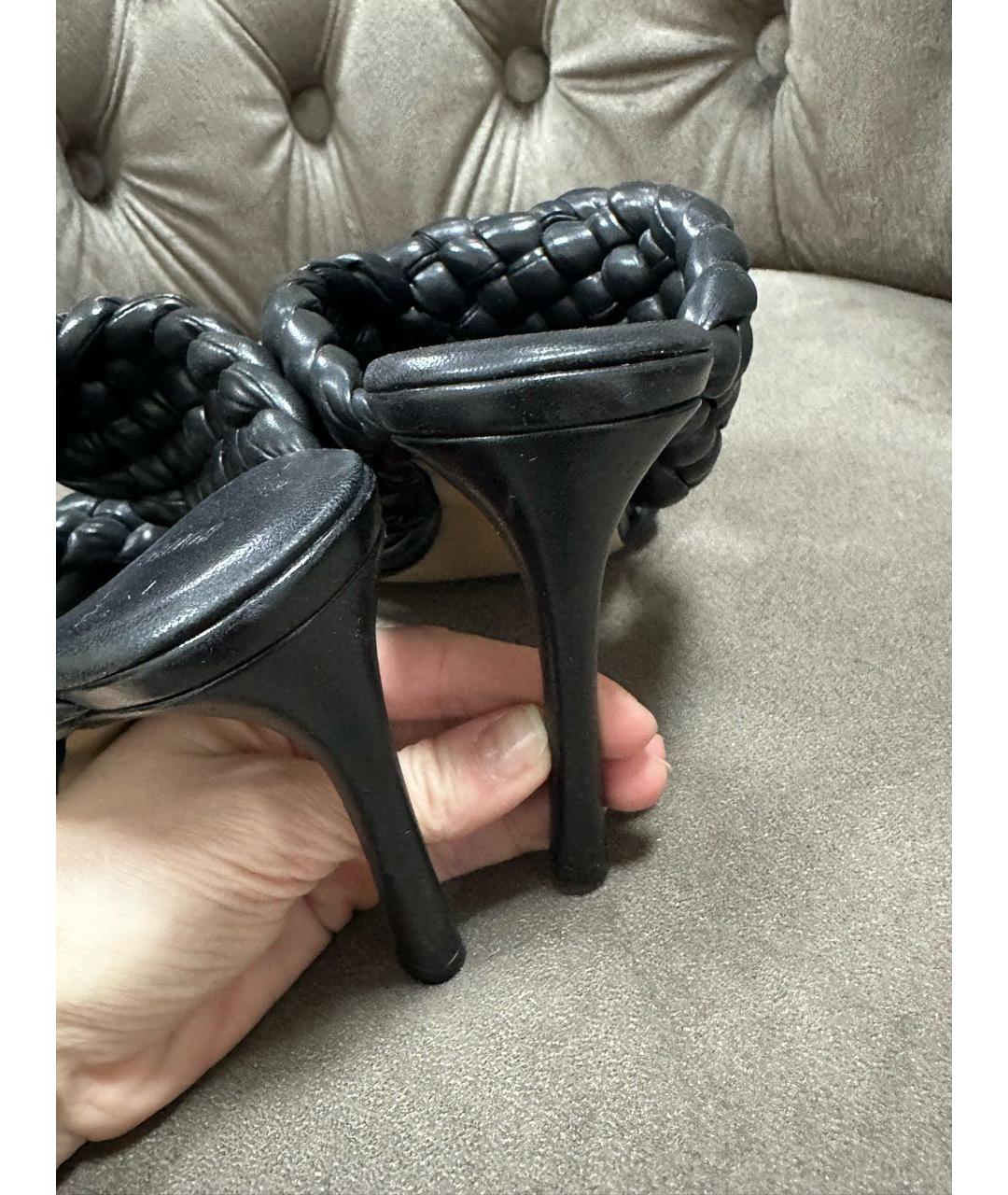 BOTTEGA VENETA Черные кожаные мюли, фото 4