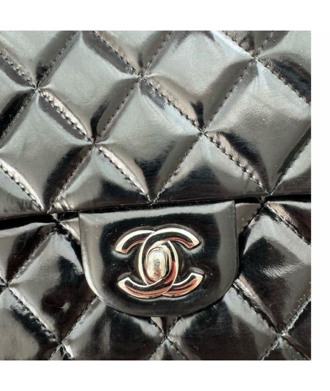 CHANEL Черная сумка через плечо из лакированной кожи, фото 6