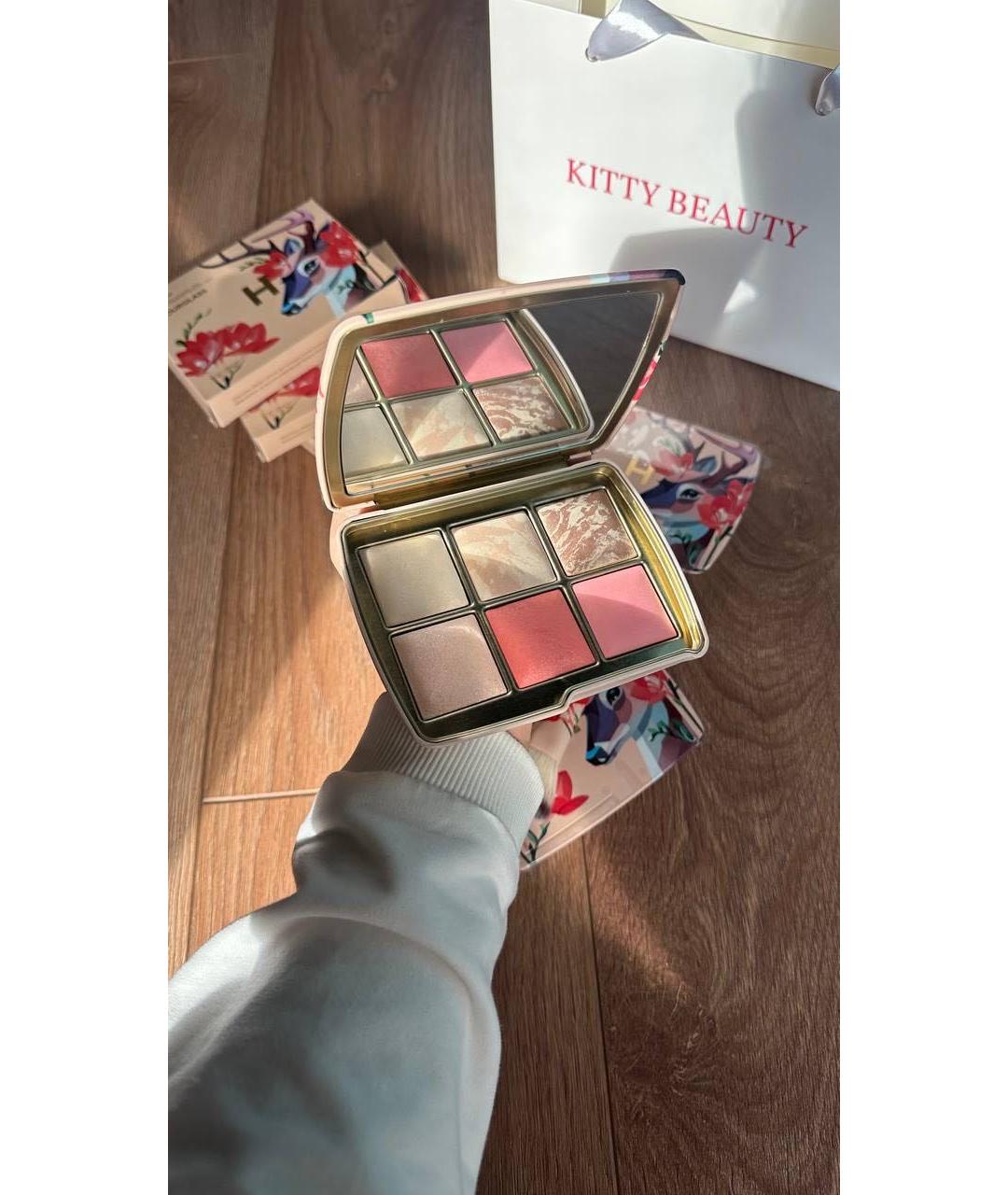 Hourglass Румяна, фото 2