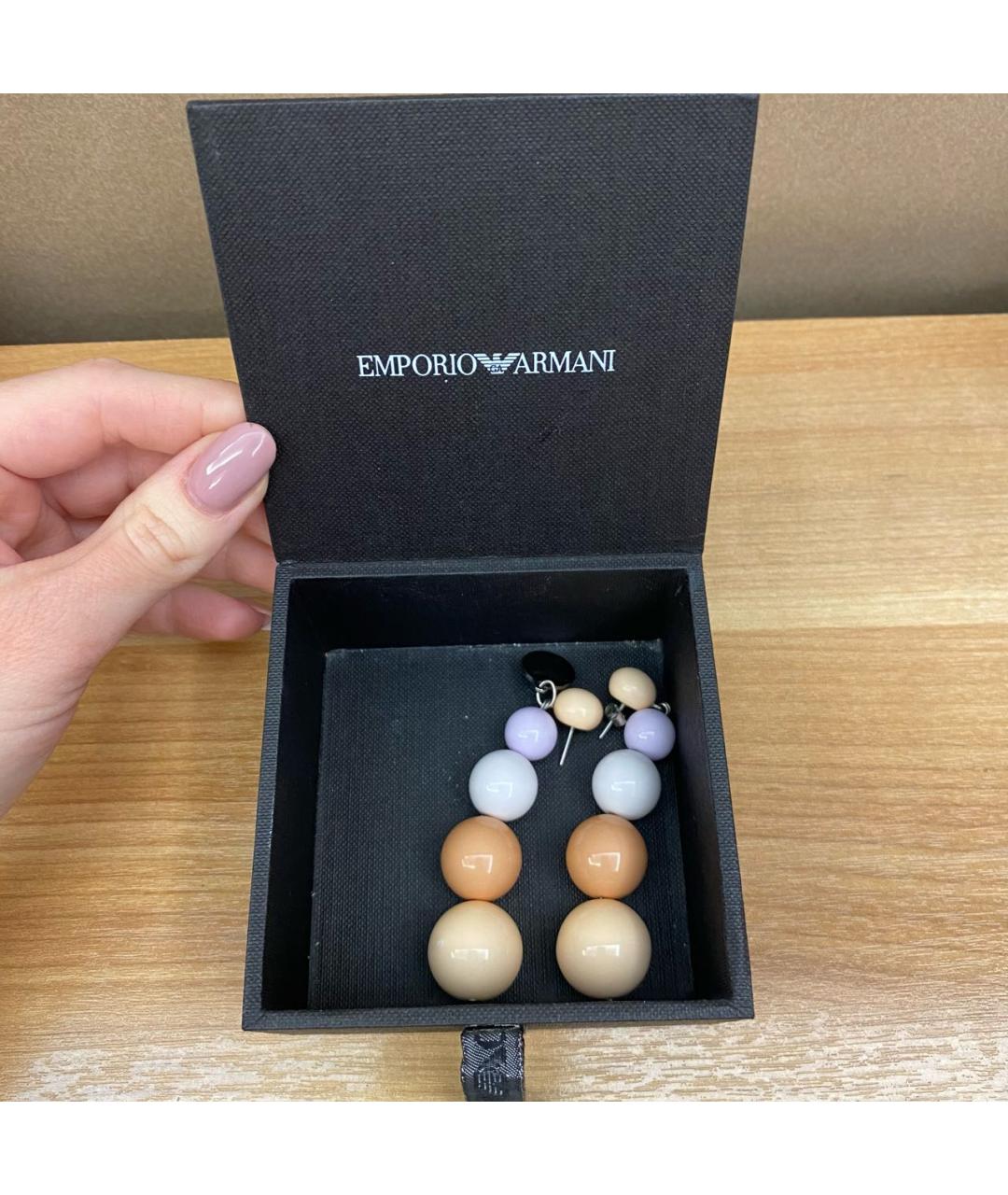 EMPORIO ARMANI Бежевые пластиковые серьги, фото 5