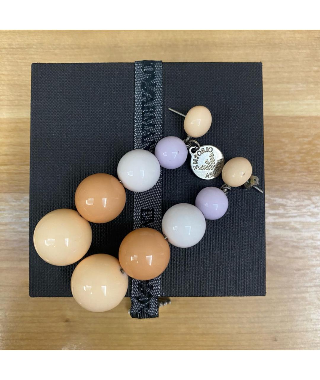 EMPORIO ARMANI Бежевые пластиковые серьги, фото 2