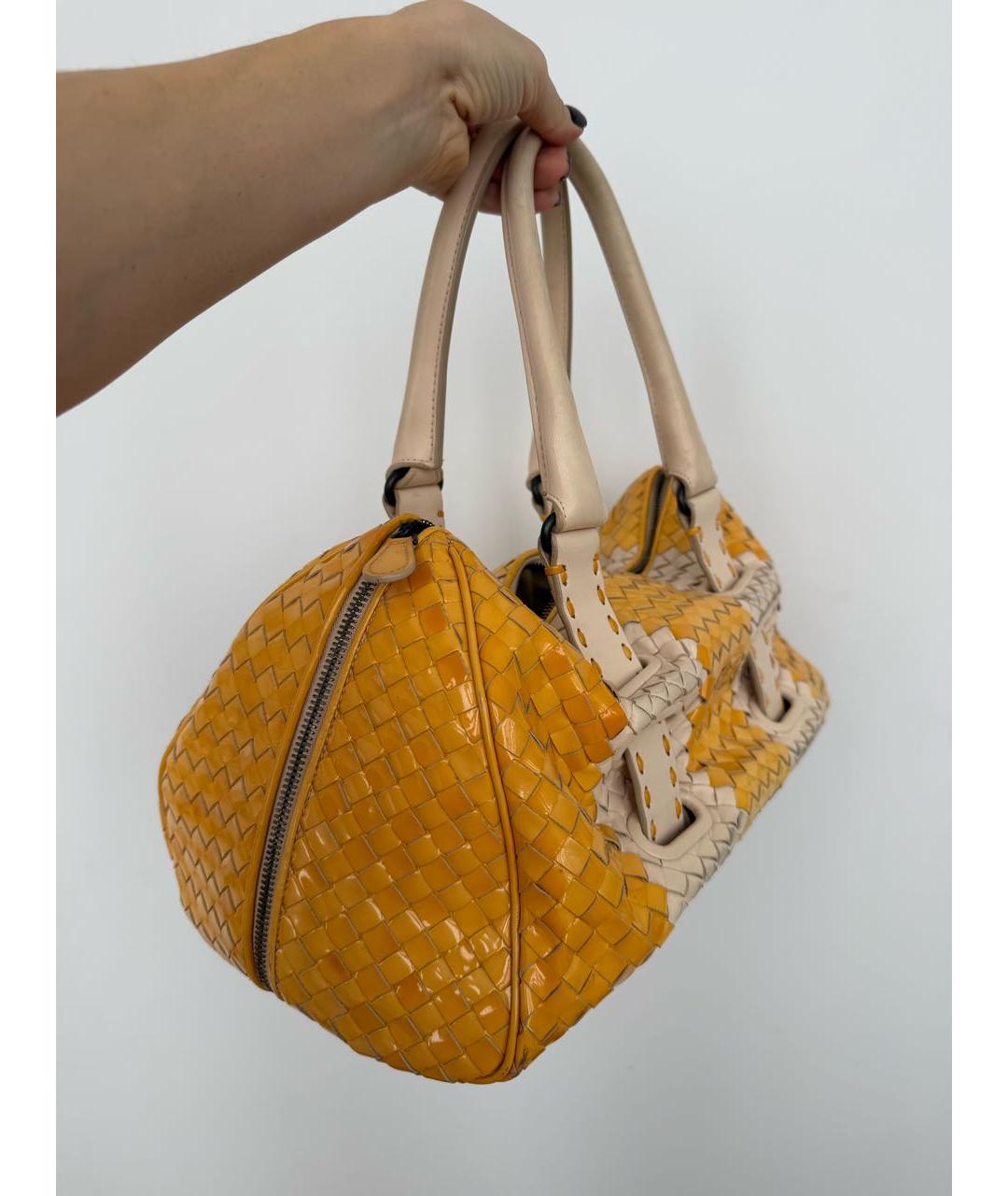 BOTTEGA VENETA Желтая кожаная сумка с короткими ручками, фото 6