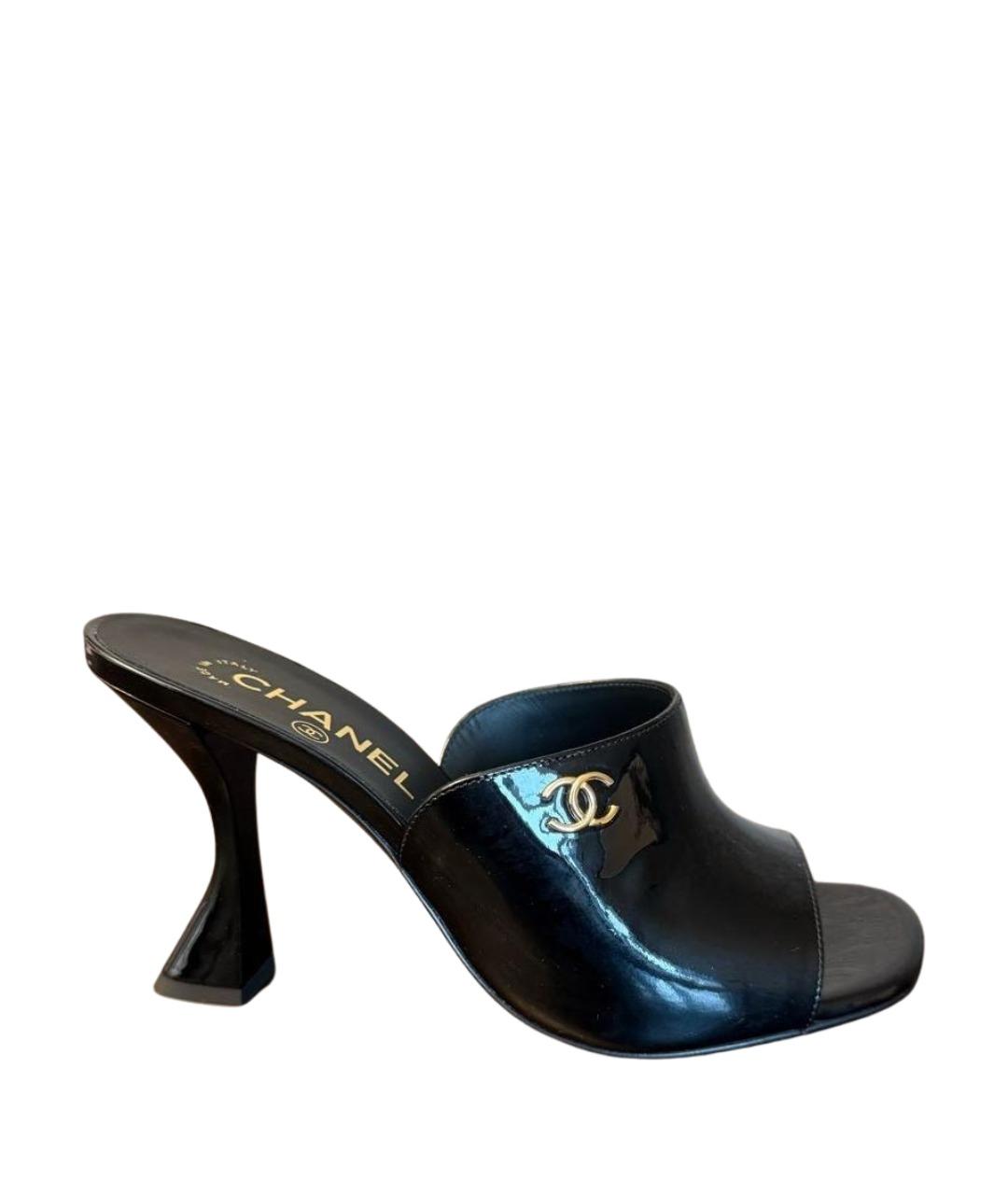 CHANEL Черные мюли из лакированной кожи, фото 1
