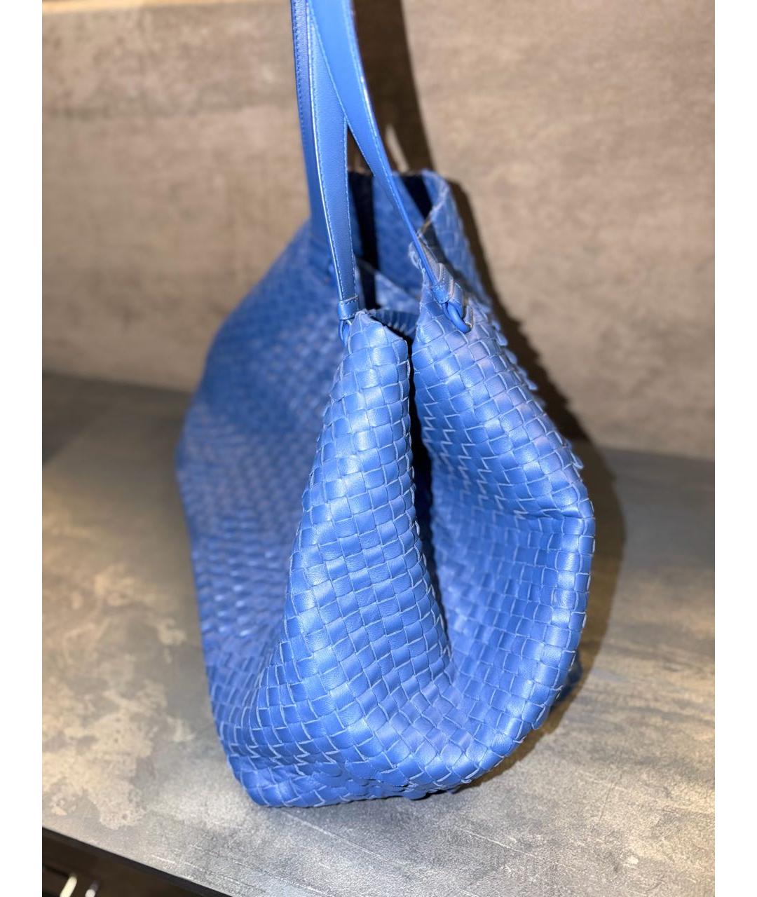 BOTTEGA VENETA Синяя кожаная сумка тоут, фото 2