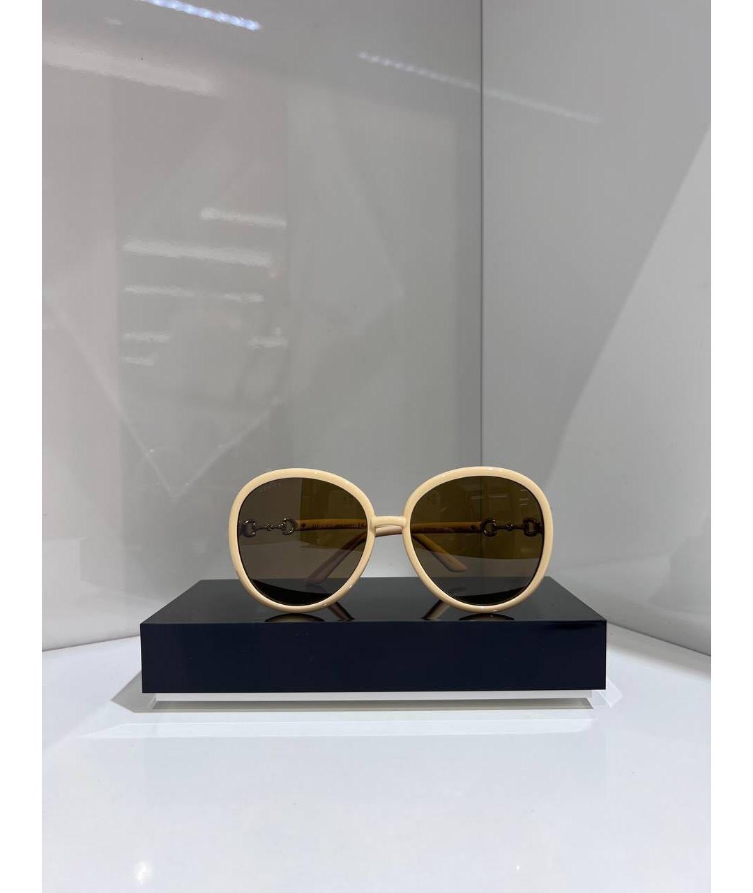 GUCCI Бежевые пластиковые солнцезащитные очки, фото 2