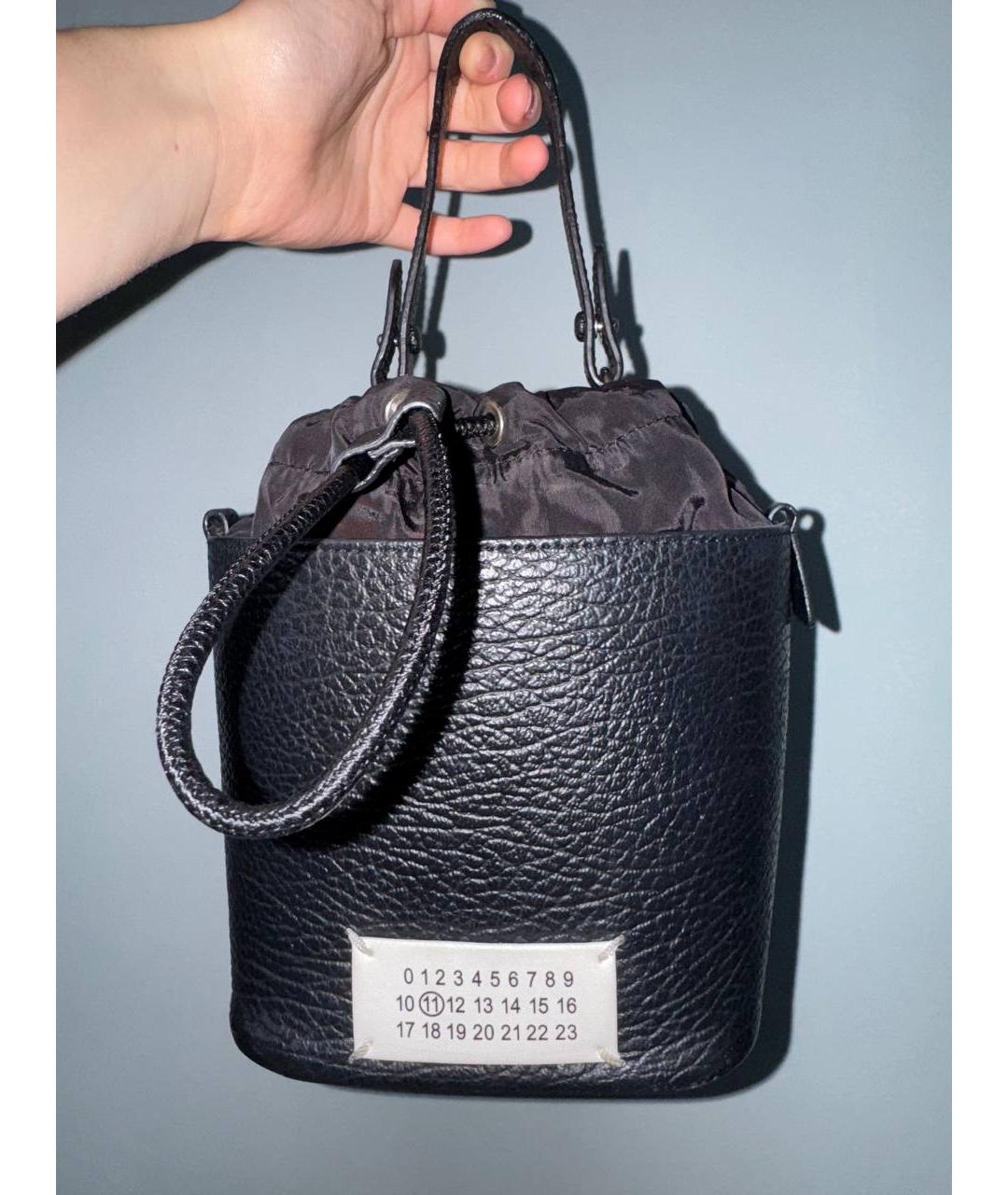 MAISON MARGIELA Черная кожаная сумка с короткими ручками, фото 9