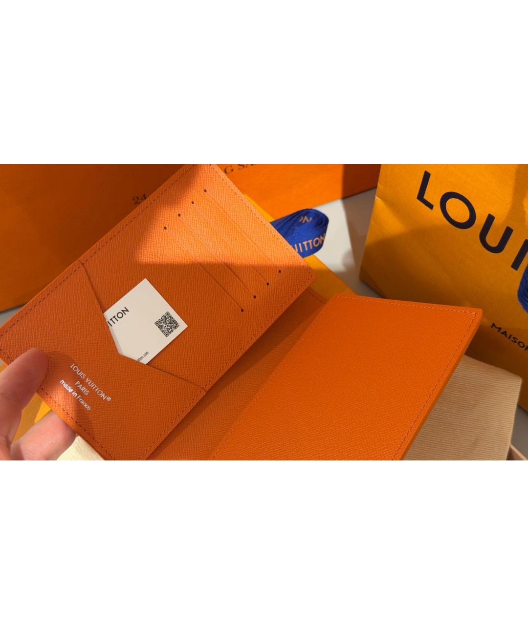 LOUIS VUITTON Оранжевый кожаный кардхолдер, фото 5