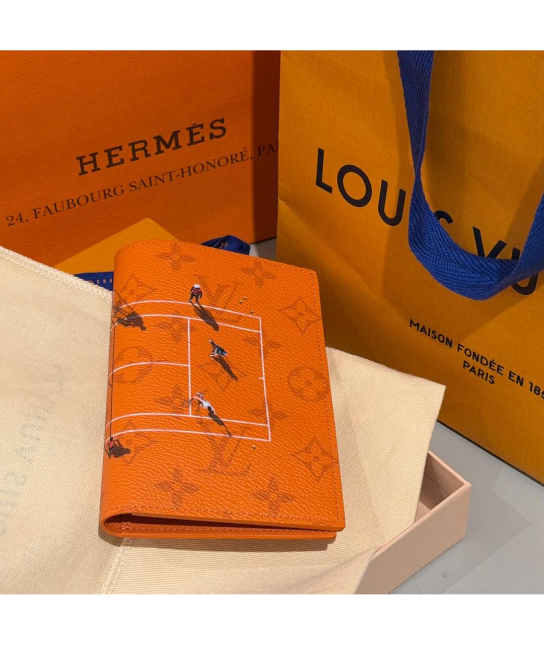 LOUIS VUITTON Оранжевый кожаный кардхолдер, фото 3