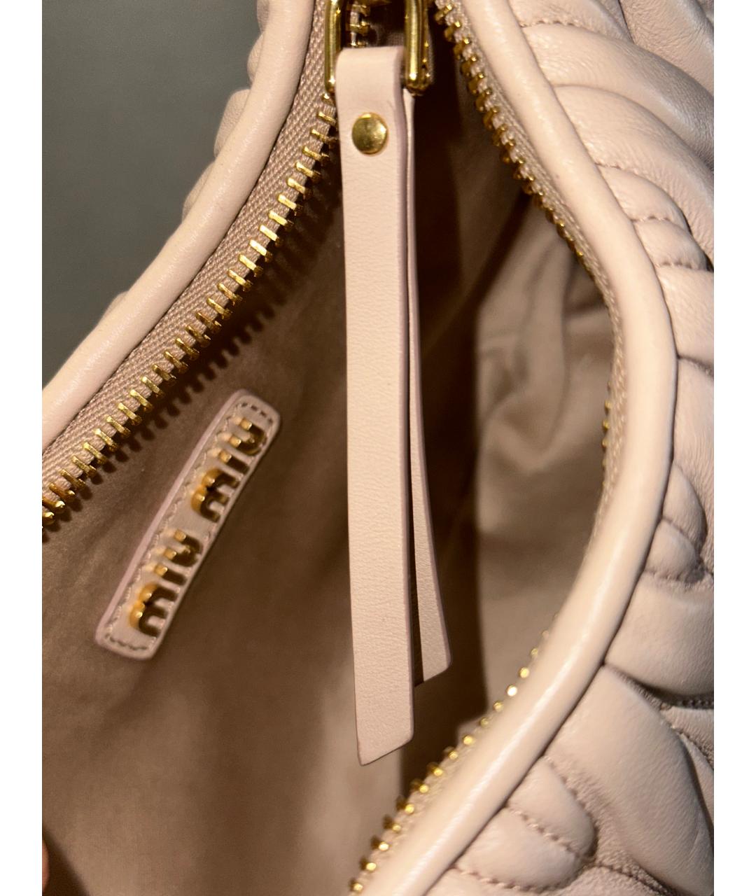 MIU MIU Бежевая кожаная сумка через плечо, фото 4