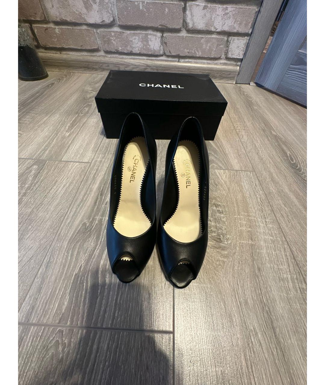 CHANEL Черные кожаные туфли, фото 2