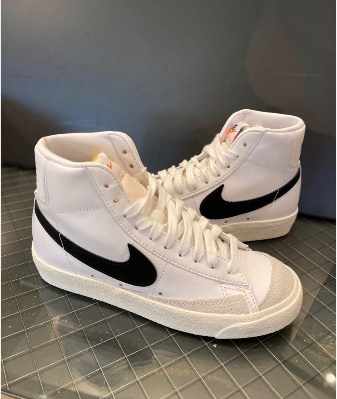 NIKE Белые кожаные кроссовки, фото 2