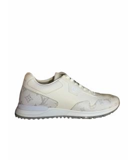 LOUIS VUITTON Высокие кроссовки / кеды