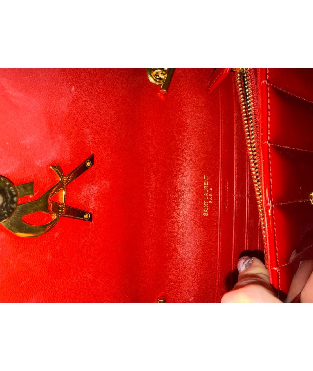 SAINT LAURENT Красная сумка через плечо из лакированной кожи, фото 5