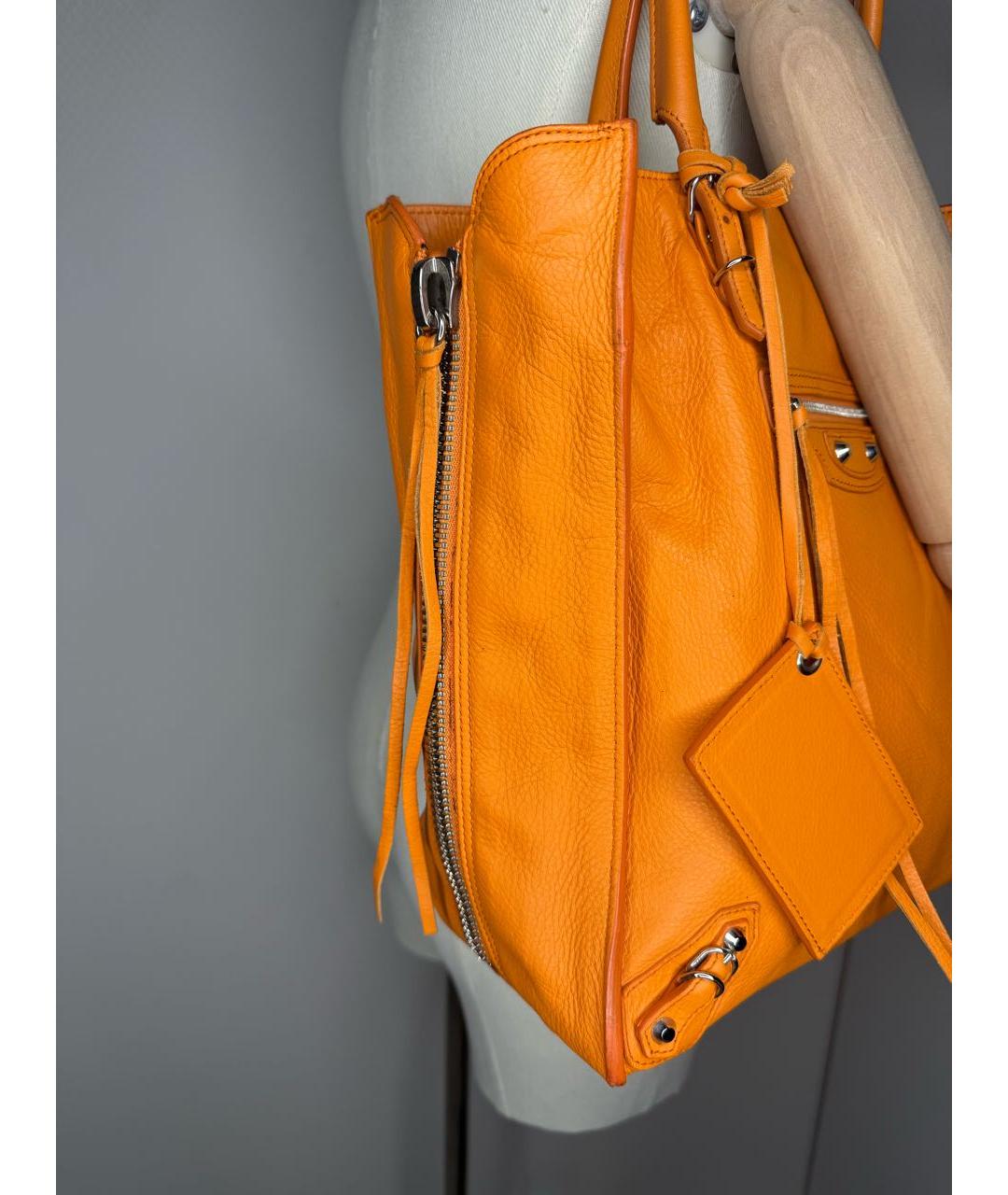 BALENCIAGA Оранжевая кожаная сумка с короткими ручками, фото 5