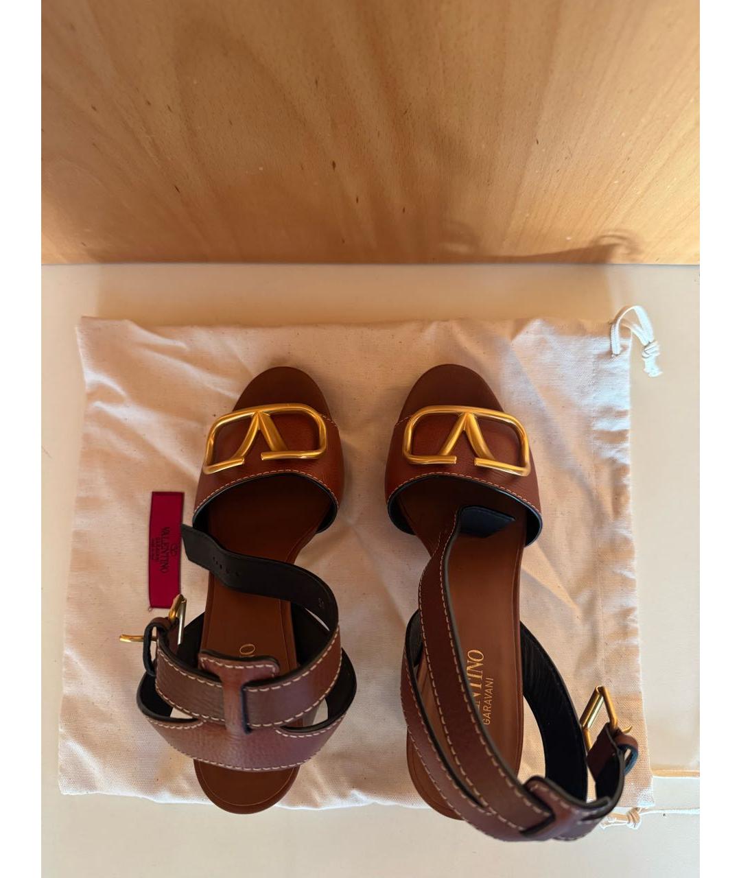 VALENTINO Коричневые кожаные босоножки, фото 3