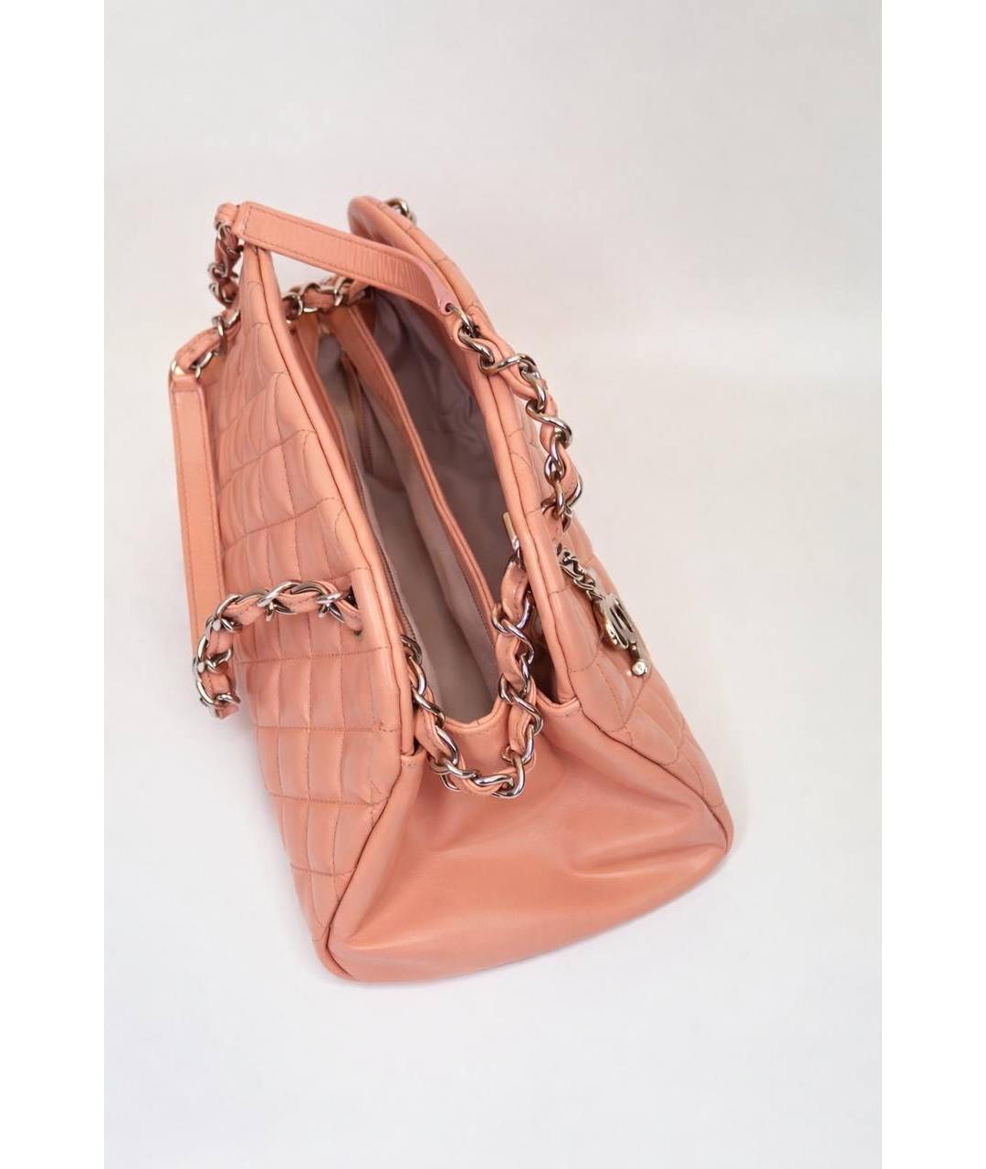 CHANEL Розовая сумка через плечо из лакированной кожи, фото 4