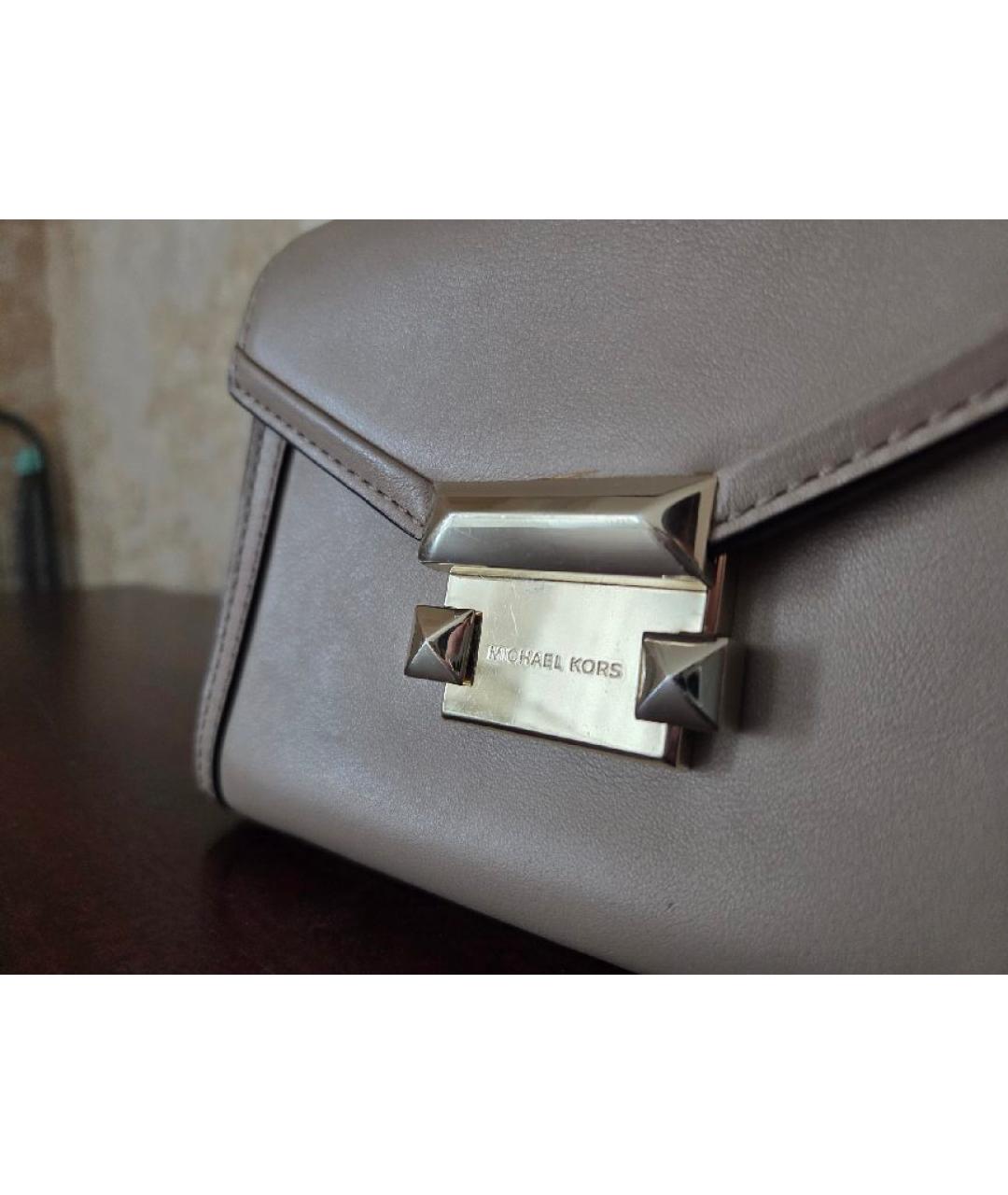 MICHAEL KORS Серая кожаная сумка с короткими ручками, фото 4