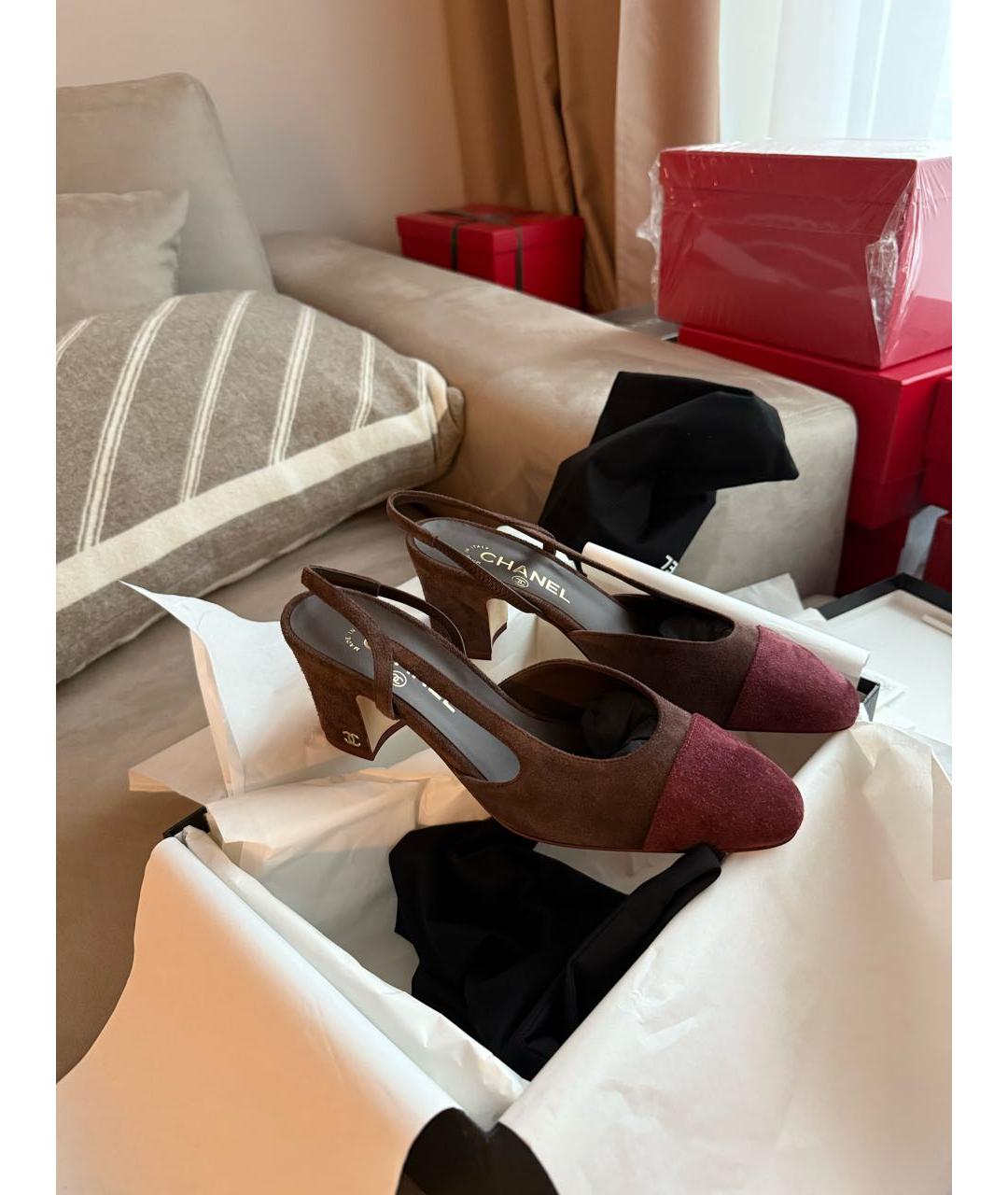 CHANEL Мульти замшевые лодочки на низком каблуке, фото 9