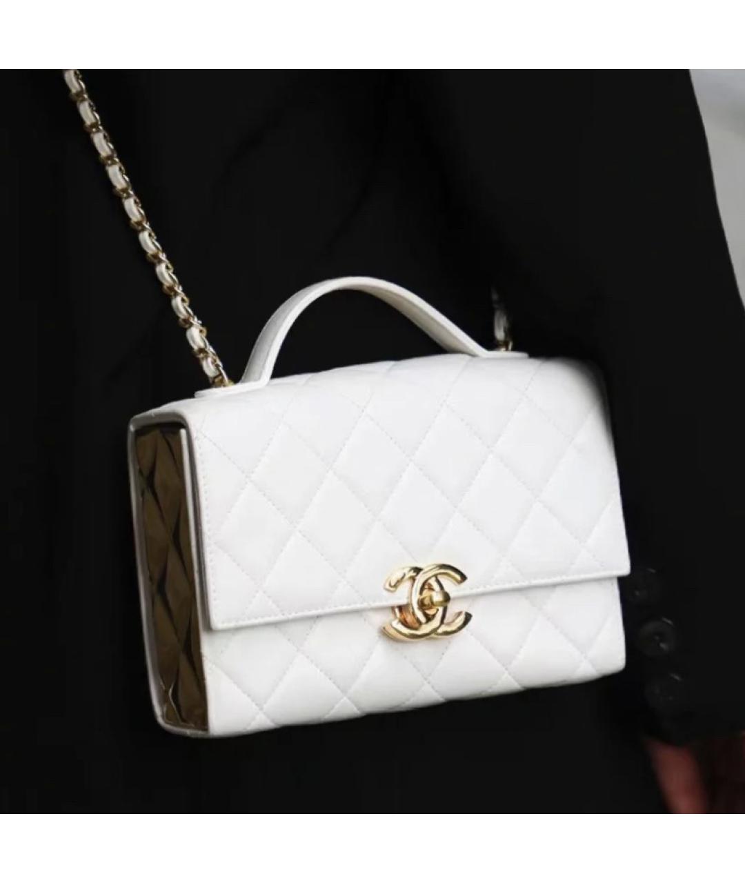 CHANEL Белая кожаная сумка через плечо, фото 5
