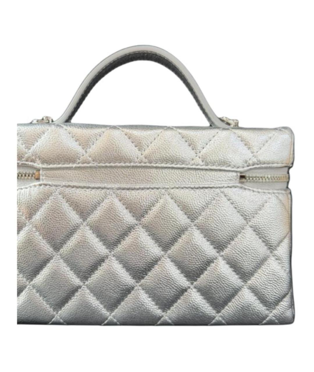 CHANEL Серебряная кожаная сумка с короткими ручками, фото 3