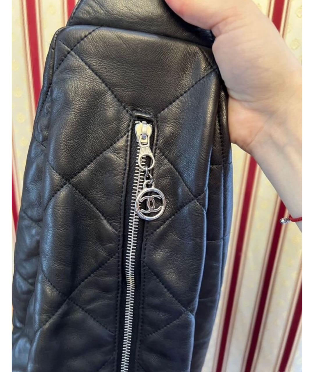 CHANEL Черная кожаная сумка с короткими ручками, фото 4