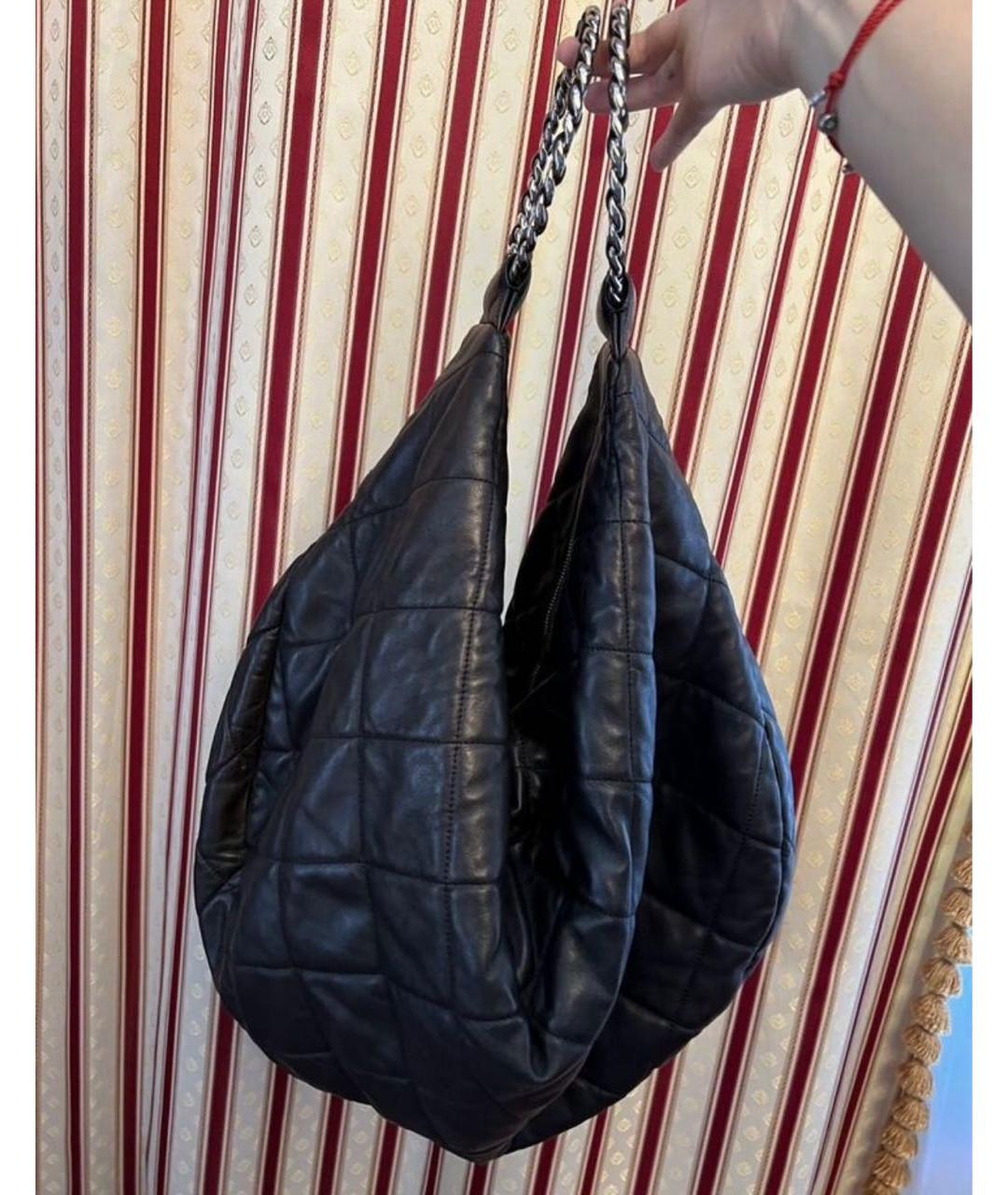 CHANEL Черная кожаная сумка с короткими ручками, фото 7