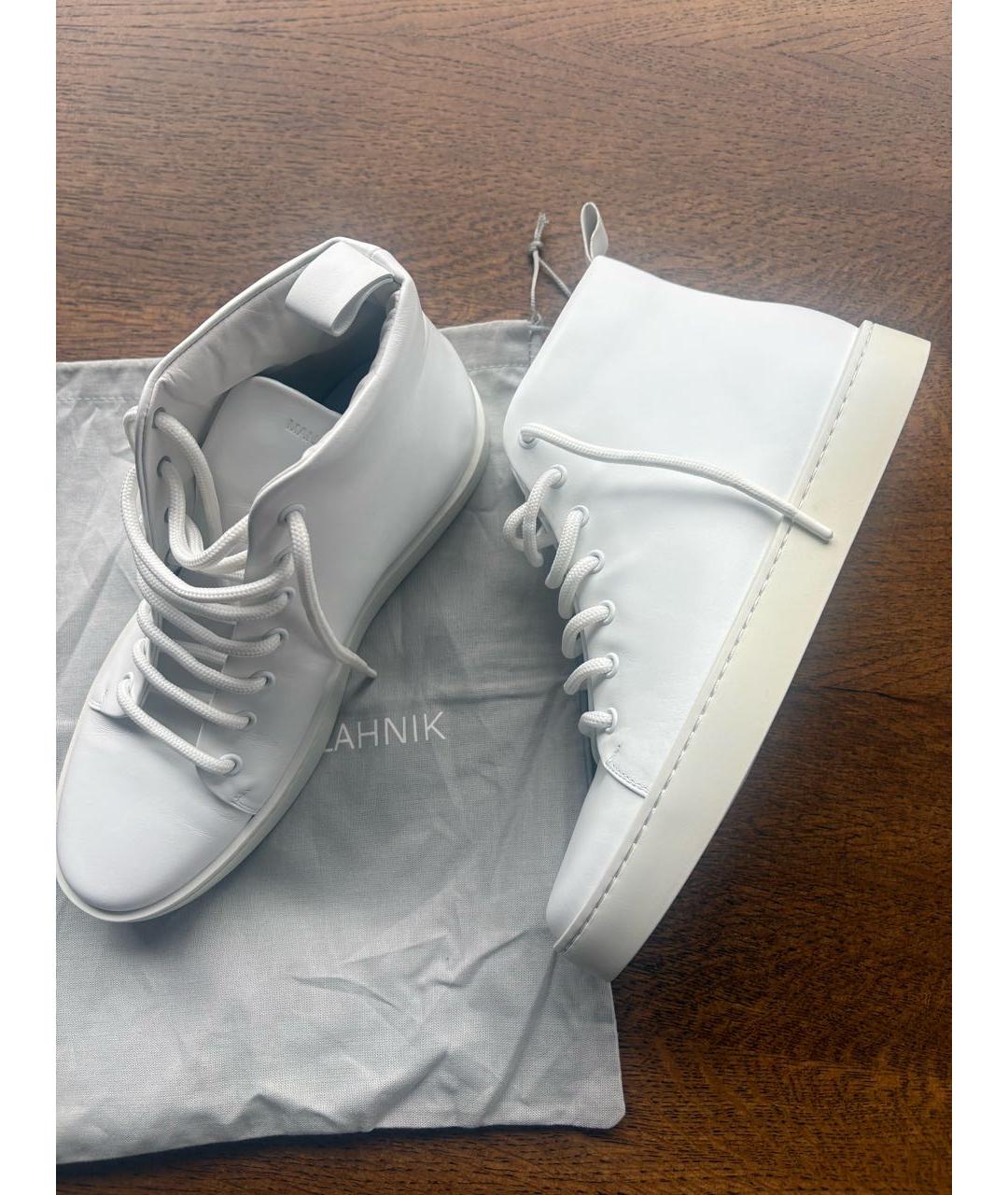 MANOLO BLAHNIK Белые кожаные ботинки, фото 2