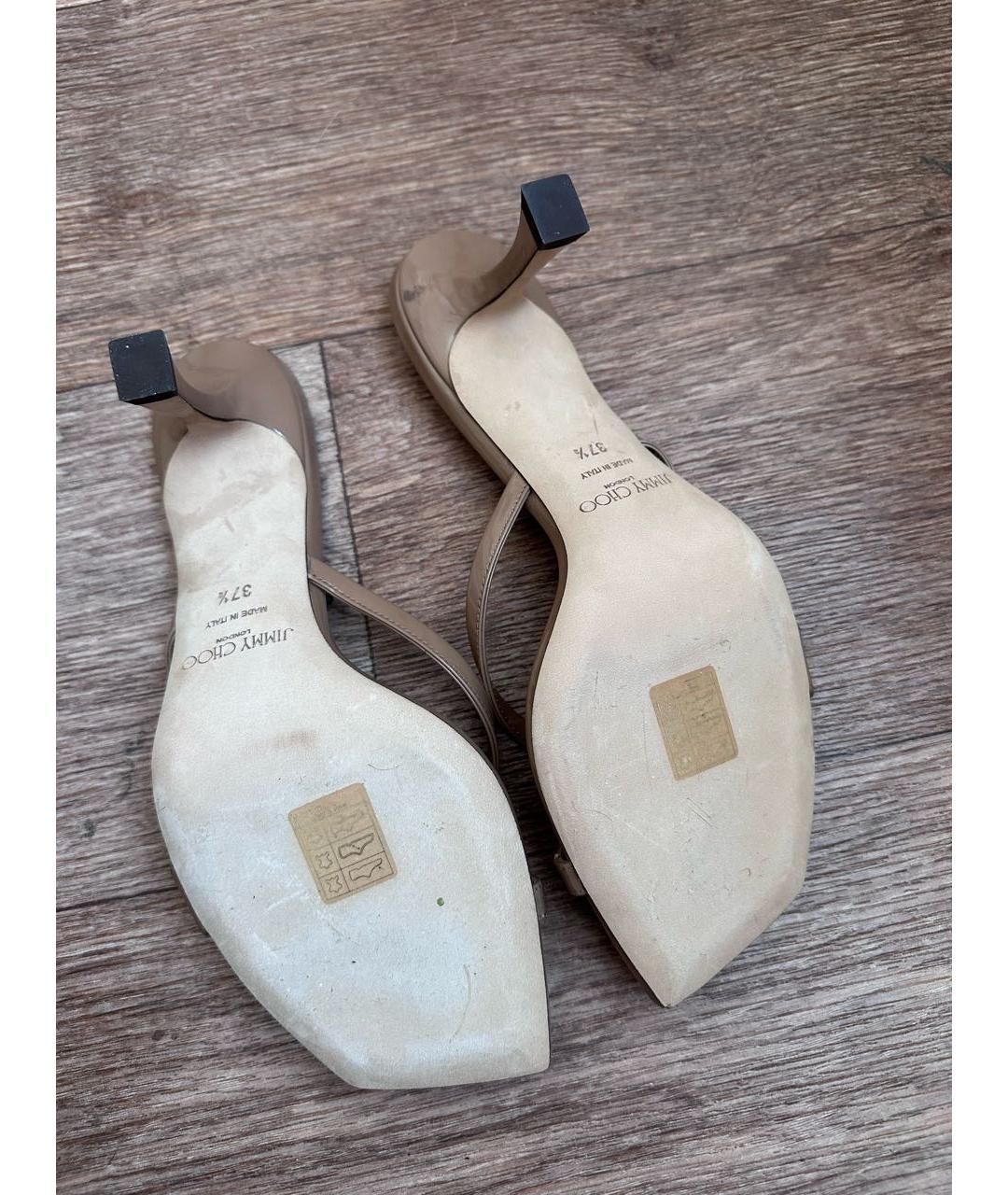 JIMMY CHOO Бежевые босоножки из лакированной кожи, фото 5