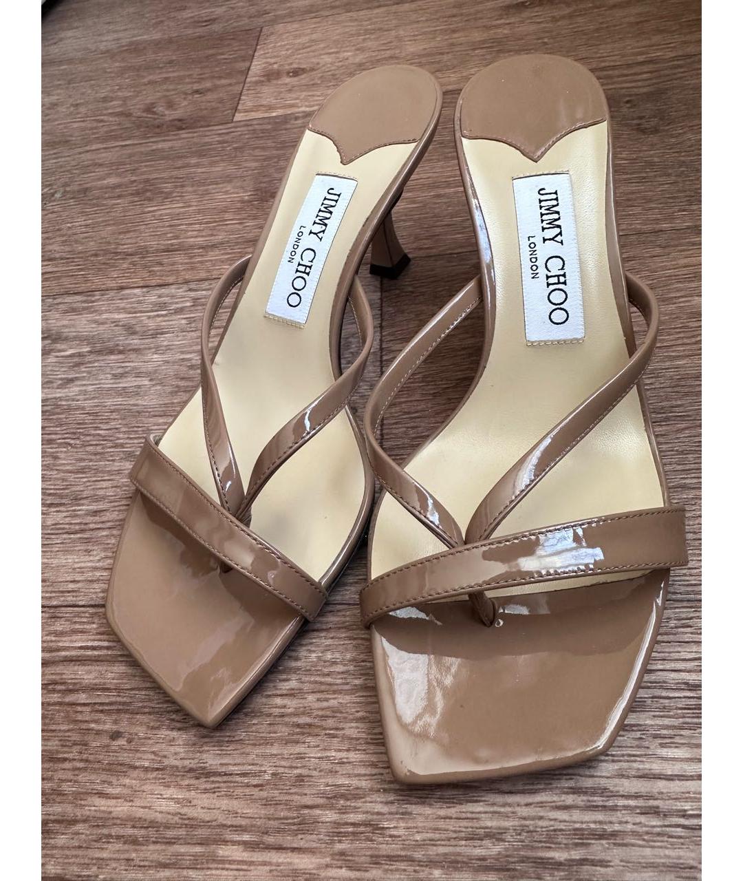 JIMMY CHOO Бежевые босоножки из лакированной кожи, фото 3