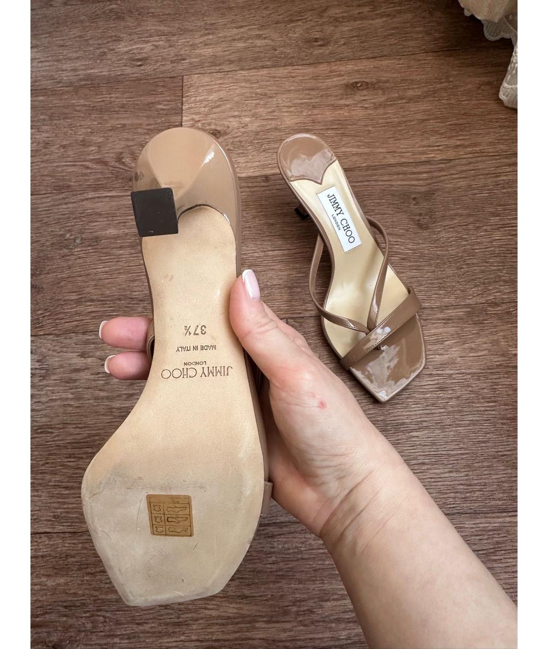 JIMMY CHOO Бежевые босоножки из лакированной кожи, фото 4