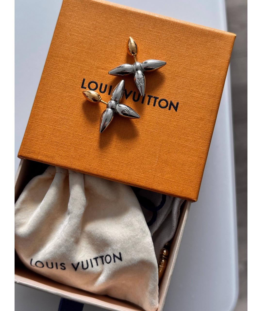 LOUIS VUITTON Золотые металлические серьги, фото 6