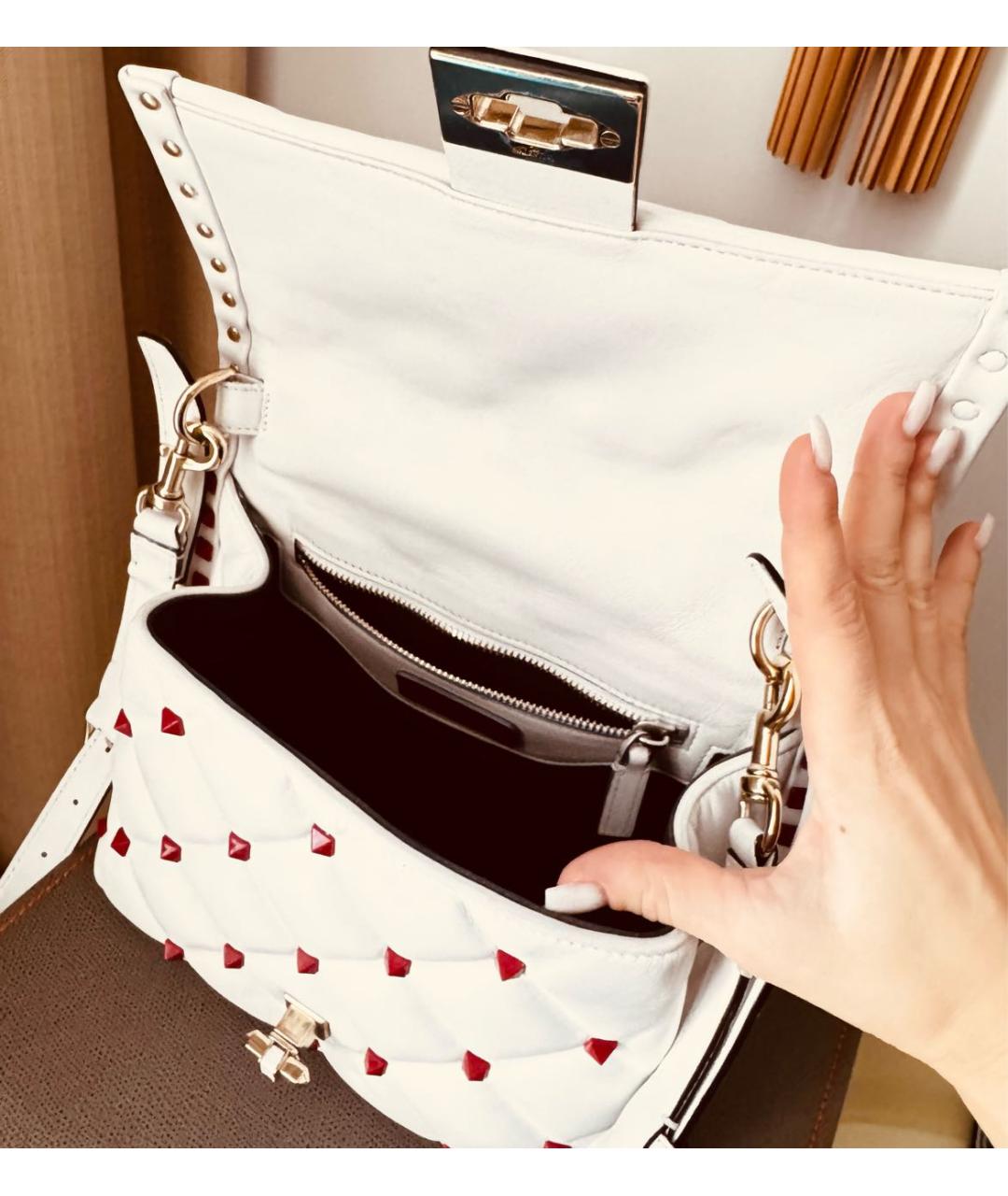 VALENTINO Белая кожаная сумка через плечо, фото 4