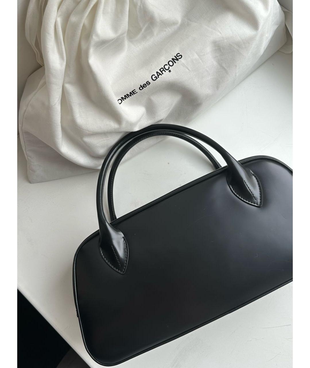 COMME DES GARÇONS Черная сумка с короткими ручками из лакированной кожи, фото 3