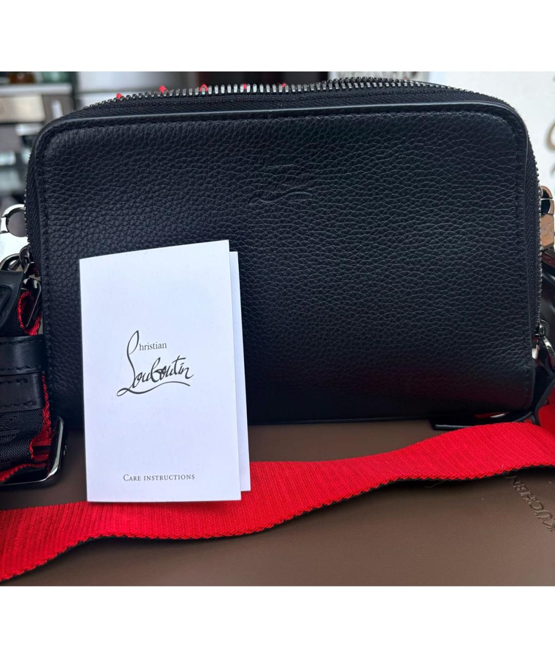 CHRISTIAN LOUBOUTIN Черная кожаная сумка через плечо, фото 2