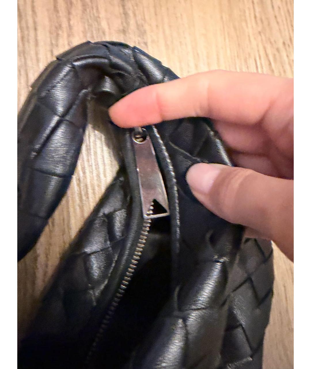 BOTTEGA VENETA Черная кожаная сумка с короткими ручками, фото 4