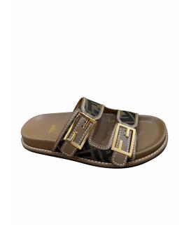 FENDI Шлепанцы